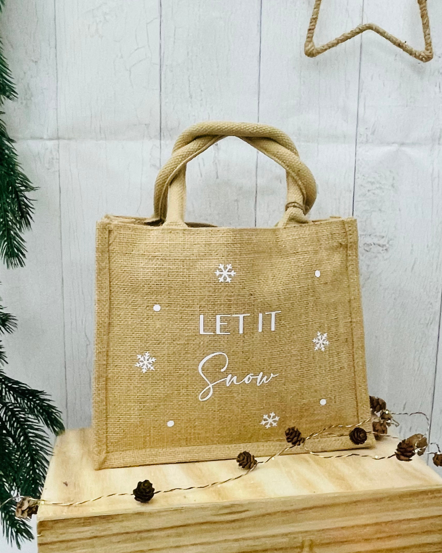 Jutetasche „Let it snow“ – nachhaltige Geschenktasche & Winter-Accessoire