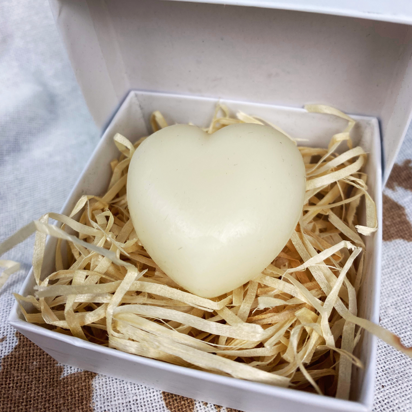Geschenk - Muttertag - pflegende Seife Herz - vegan - in personalisierter Geschenkbox - Mutterglück - Geburtstag - Dankeschön