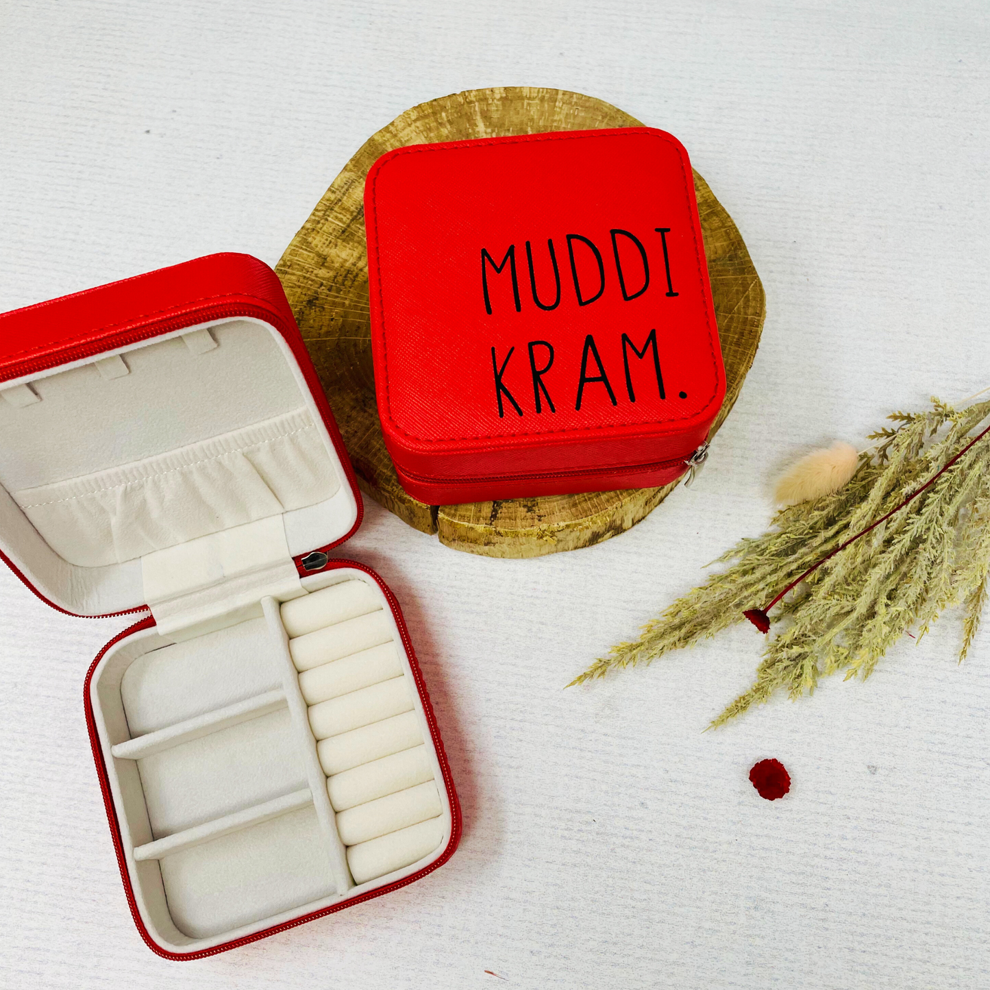 Schmucketui mit Statement – „muddi kram“ & „cool moms club“ – Perfekt zum Muttertag