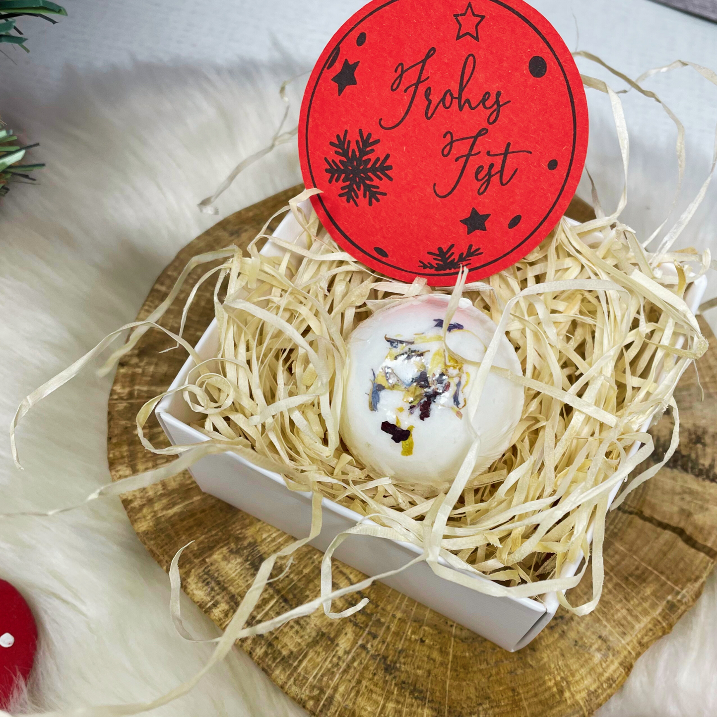 Geschenk Weihnachten - pflegende Badekugel Blüten - vegan - in personalisierter Geschenkbox - Wichtelgeschenk - Dankeschön - Mama, Schwester