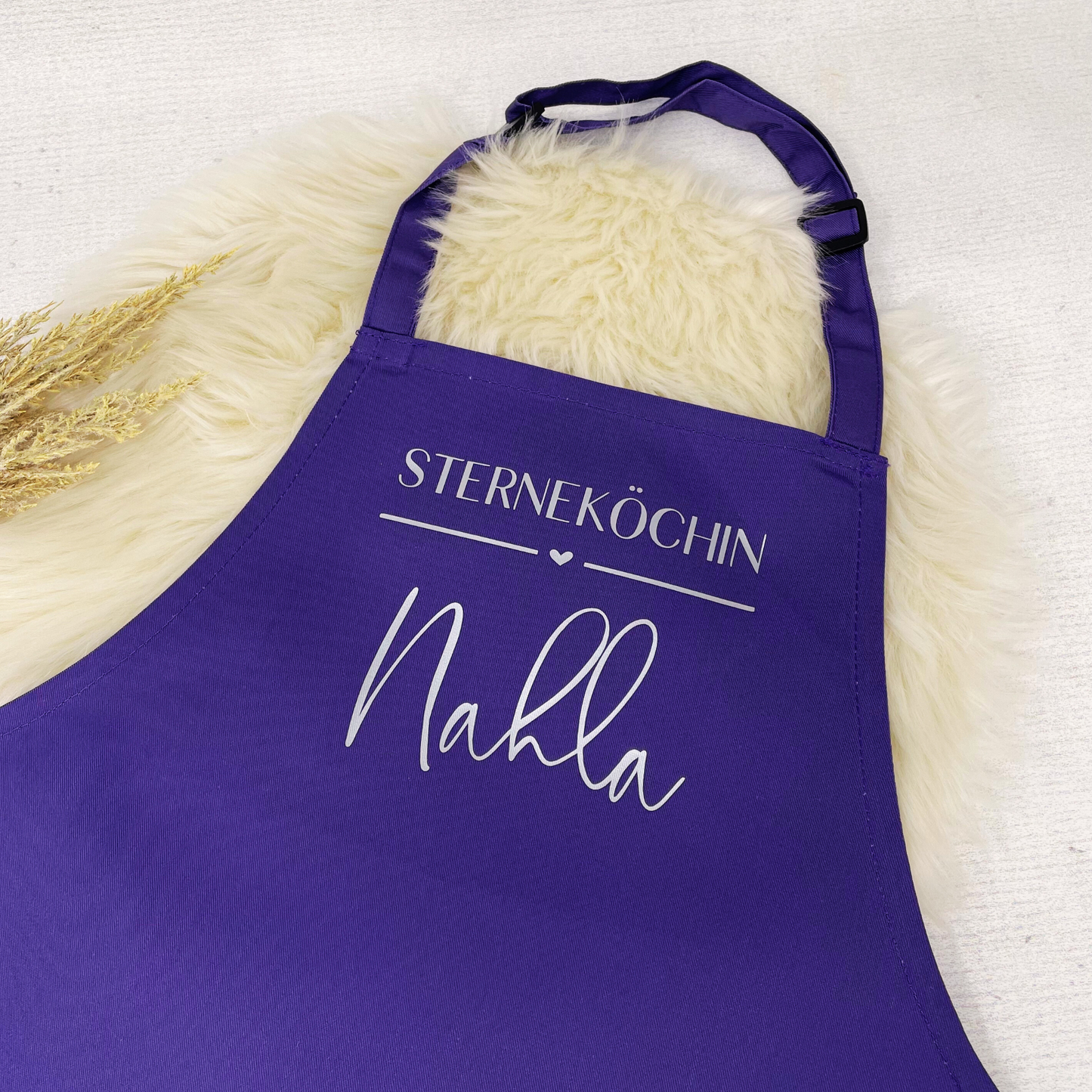 Schürze personalisiert mit Titel und Name, zum Backen, Basteln und Gärtnern - Wunschname und freie Wortwahl - Kinder und Erwachsene 8 Farben