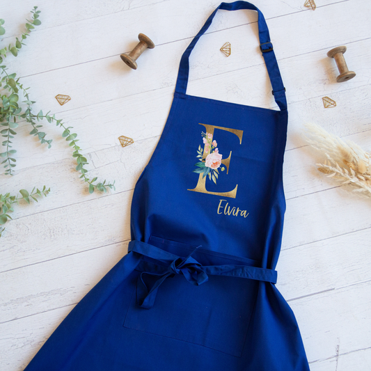 Schürze personalisiert mit Initial und Name, zum Backen, Basteln und Gärtnern - Erwachsene oder Kinder, auch als Set - Pfingstrose Gold