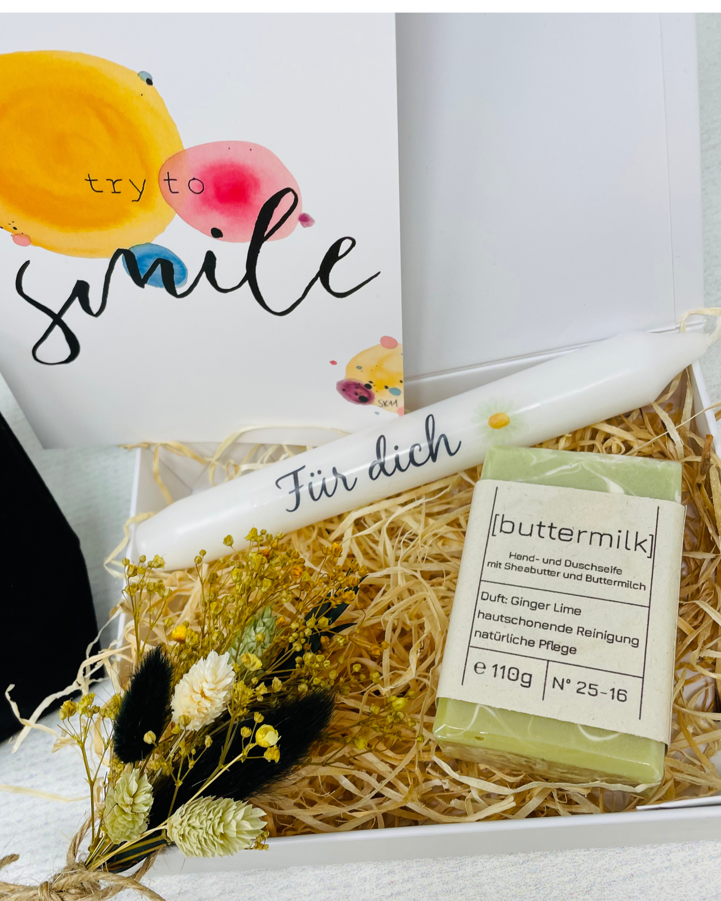 personalisierte weiße Geschenkbox "für Dich" - mit Seife Buttermilk , Kerze und Kosmetiktasche