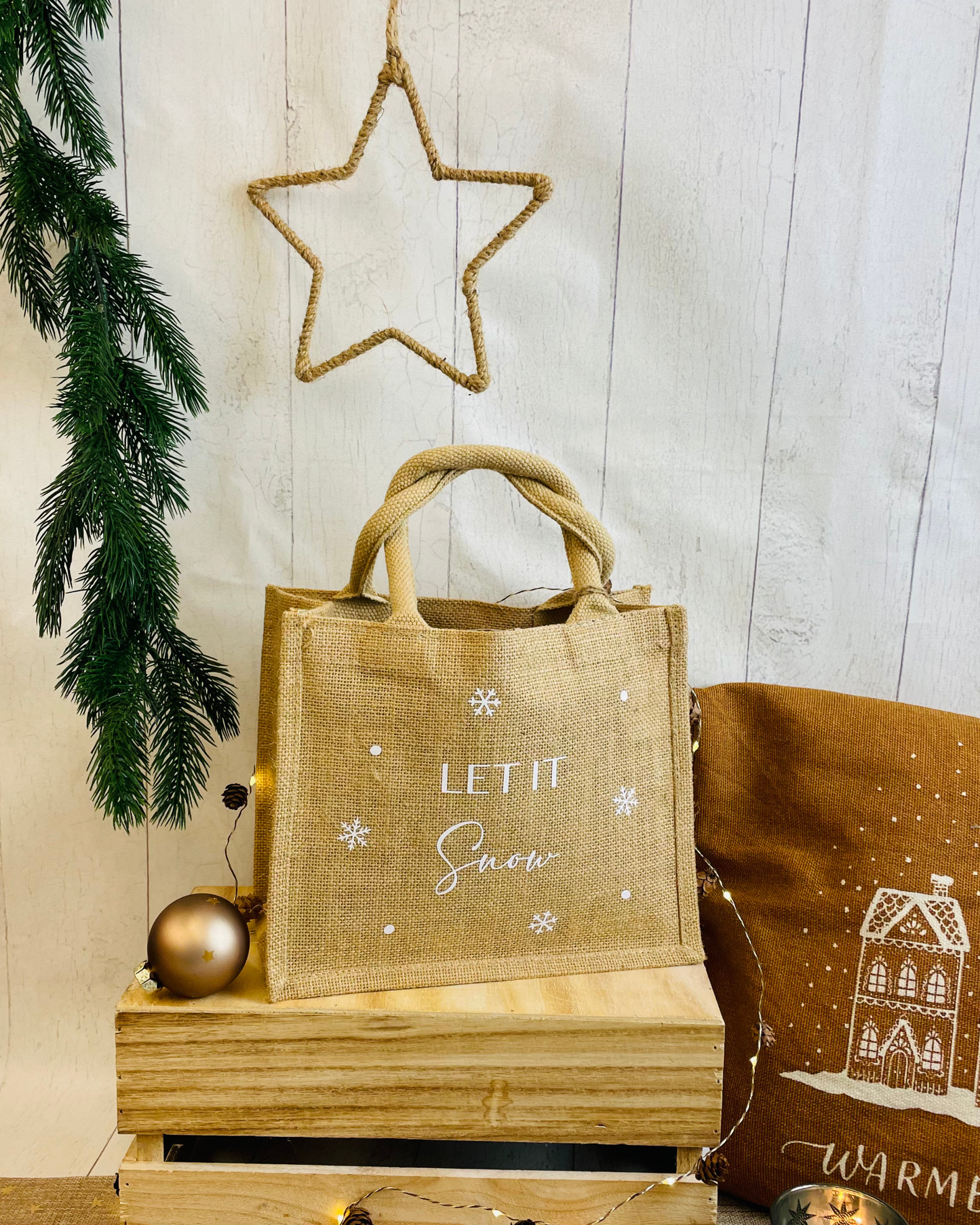 Jutetasche „Let it snow“ – nachhaltige Geschenktasche & Winter-Accessoire