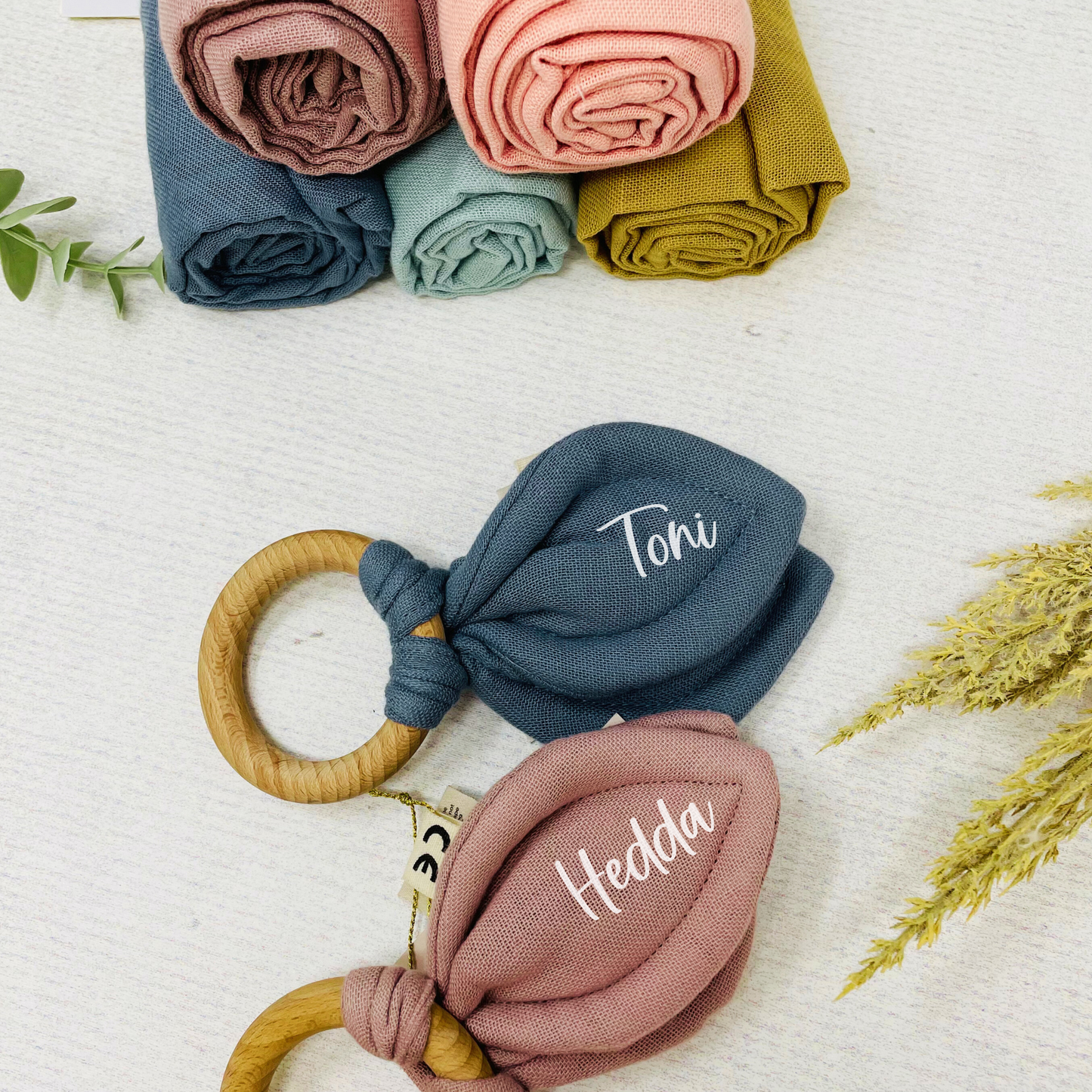 Personalisierter Beißring mit Knister-Hasenohr – Sanfte Hilfe beim Zahnen 🐰✨