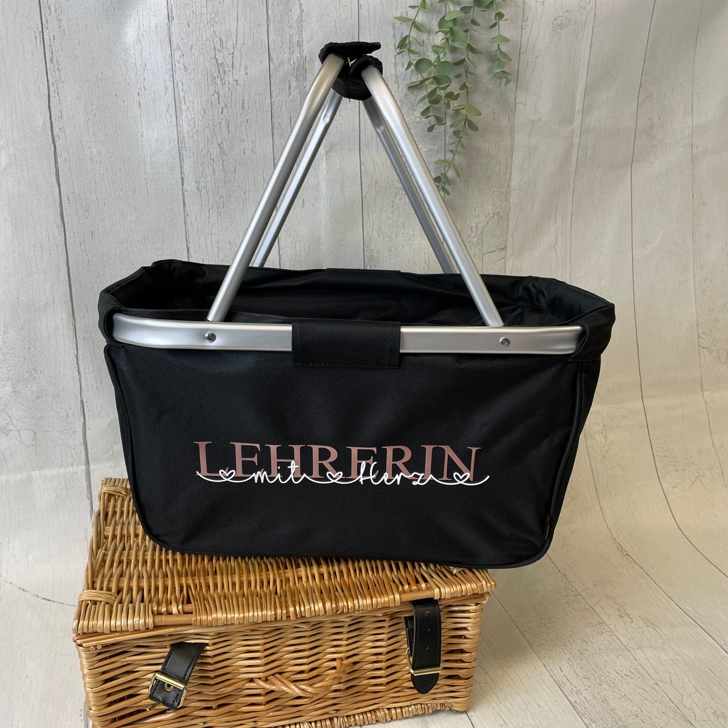 Personalisierter Einkaufskorb "Lehrerin mit Herz" – Ein persönliches Geschenk für besondere Lehrkräfte