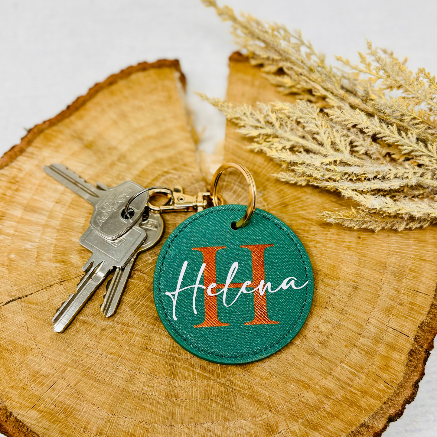 Personalisierter Schlüsselanhänger im Lederlook – Dein einzigartiges Accessoire