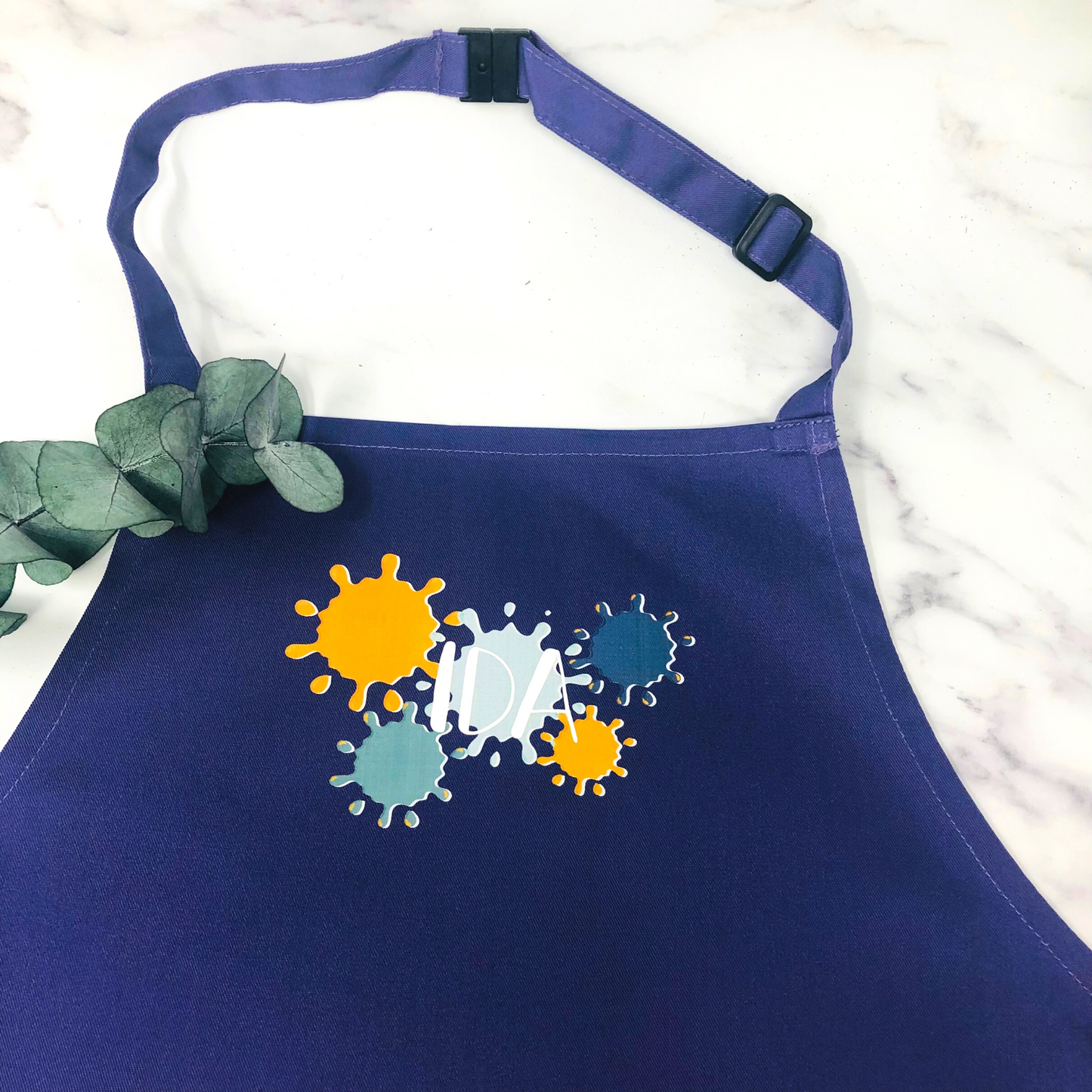 Kinderschürze personalisiert mit Farbklecksen und Name, zum Backen, Basteln und Gärtnern - Wunschname und Schriftart - 7 Farben