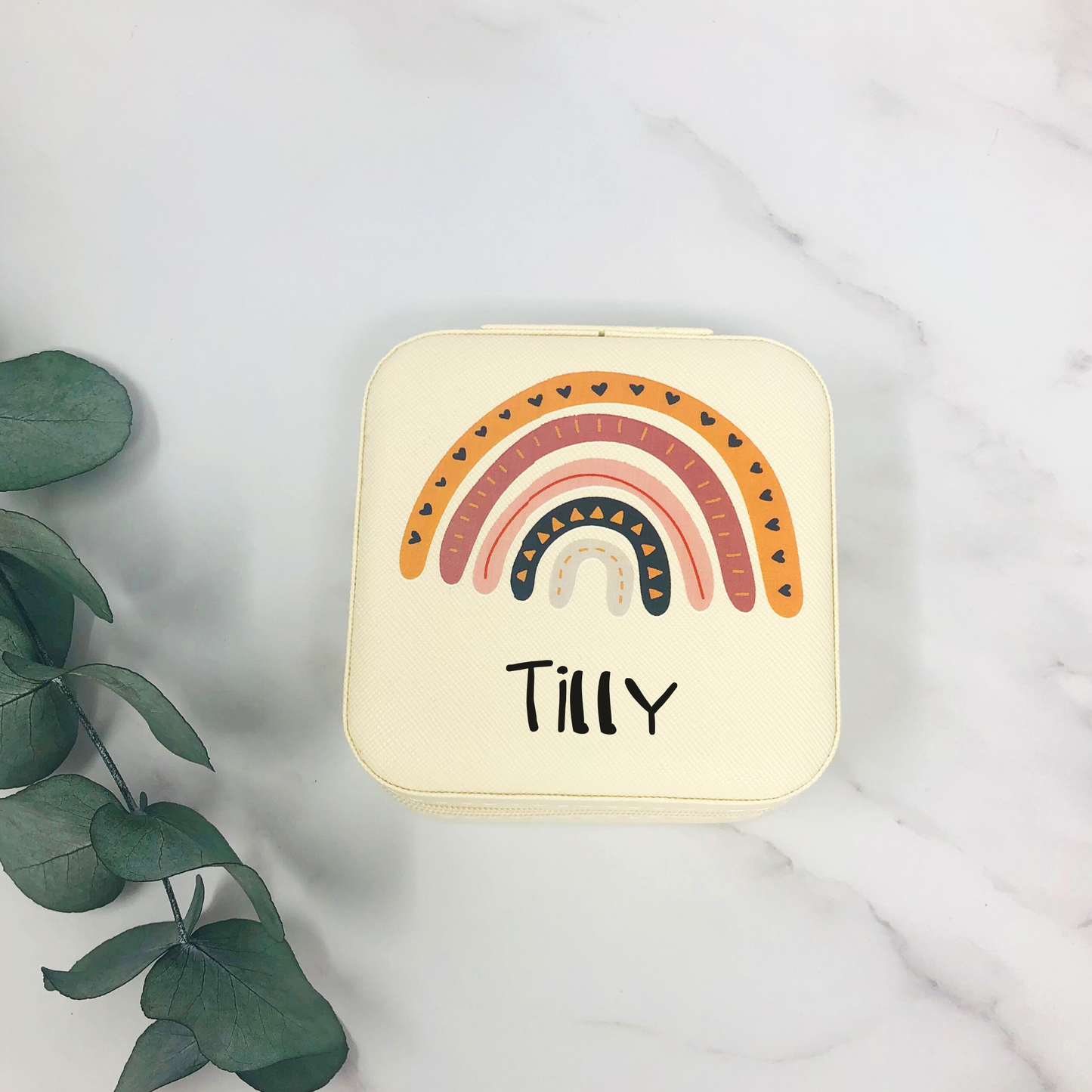 Schmuckschatulle Etui Mädchen - personalisiert mit Namen und Regenbogen- Geschenk Kommunion Einschulung Geburtstag - altweiß