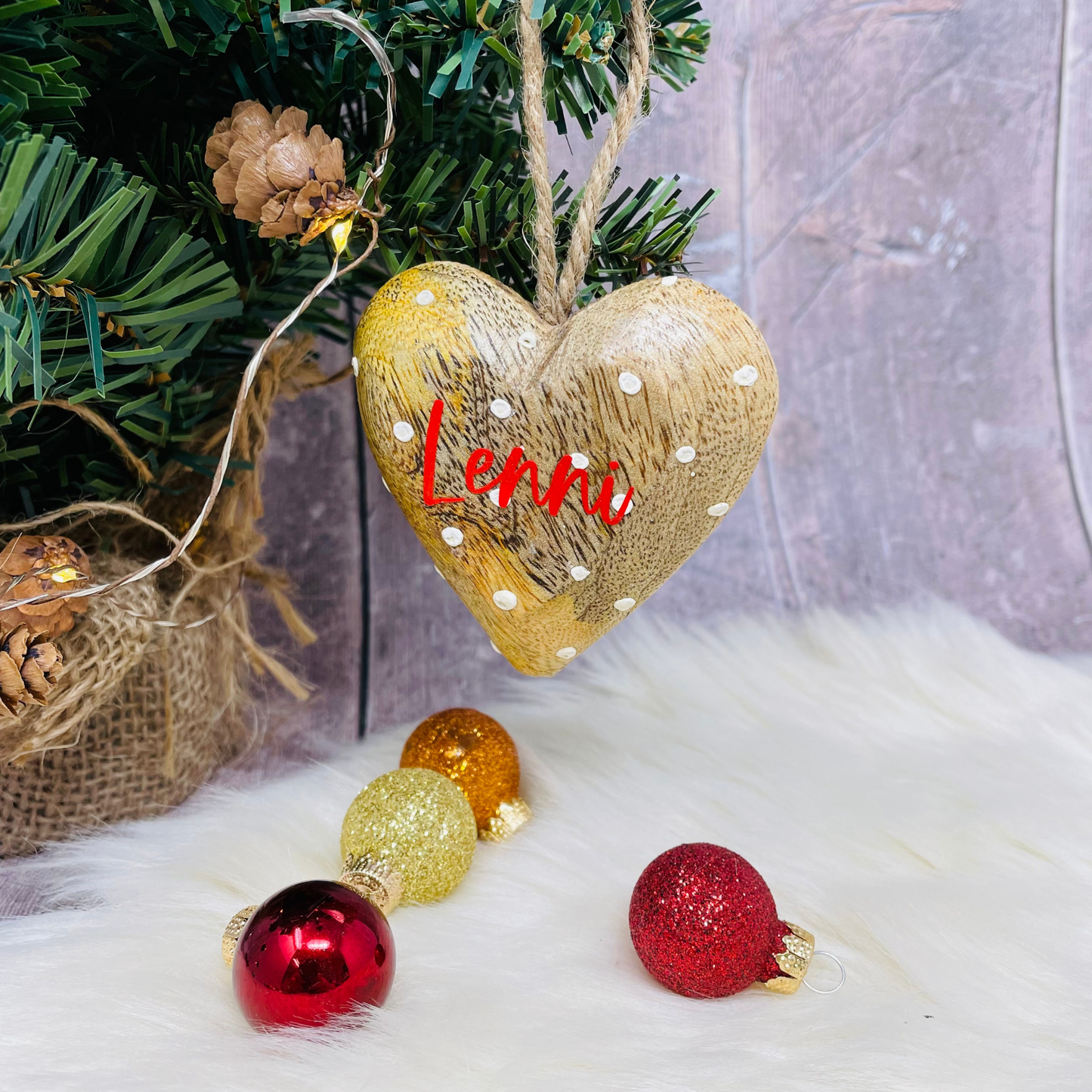 Christbaum Weihnachtsbaum Anhänger, mit Name, Geschenkanhänger, Weihnachten Deko, Holzherz, Vinted, Landhaus Stil , Sagegrün, Natural, rot