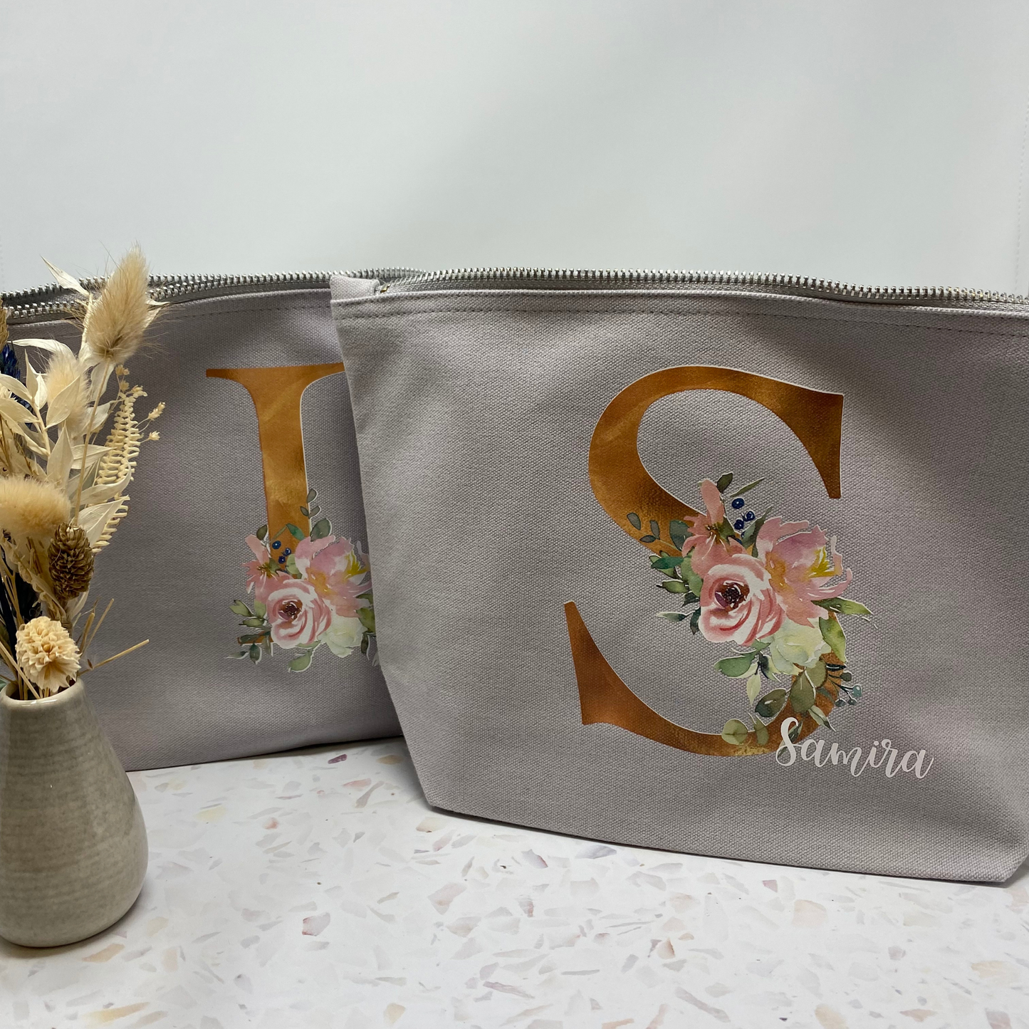 Kosmetiktasche personalisiert mit Initial und Wunschwort - Geschenk beste Freundin Schwester Mama - verschiedene Farben - Blush