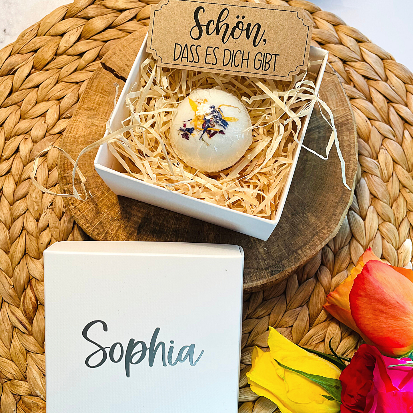Geschenk - pflegende Badekugel Blüten - vegan - in personalisierter Geschenkbox - Muttertag - Geburtstag - Dankeschön