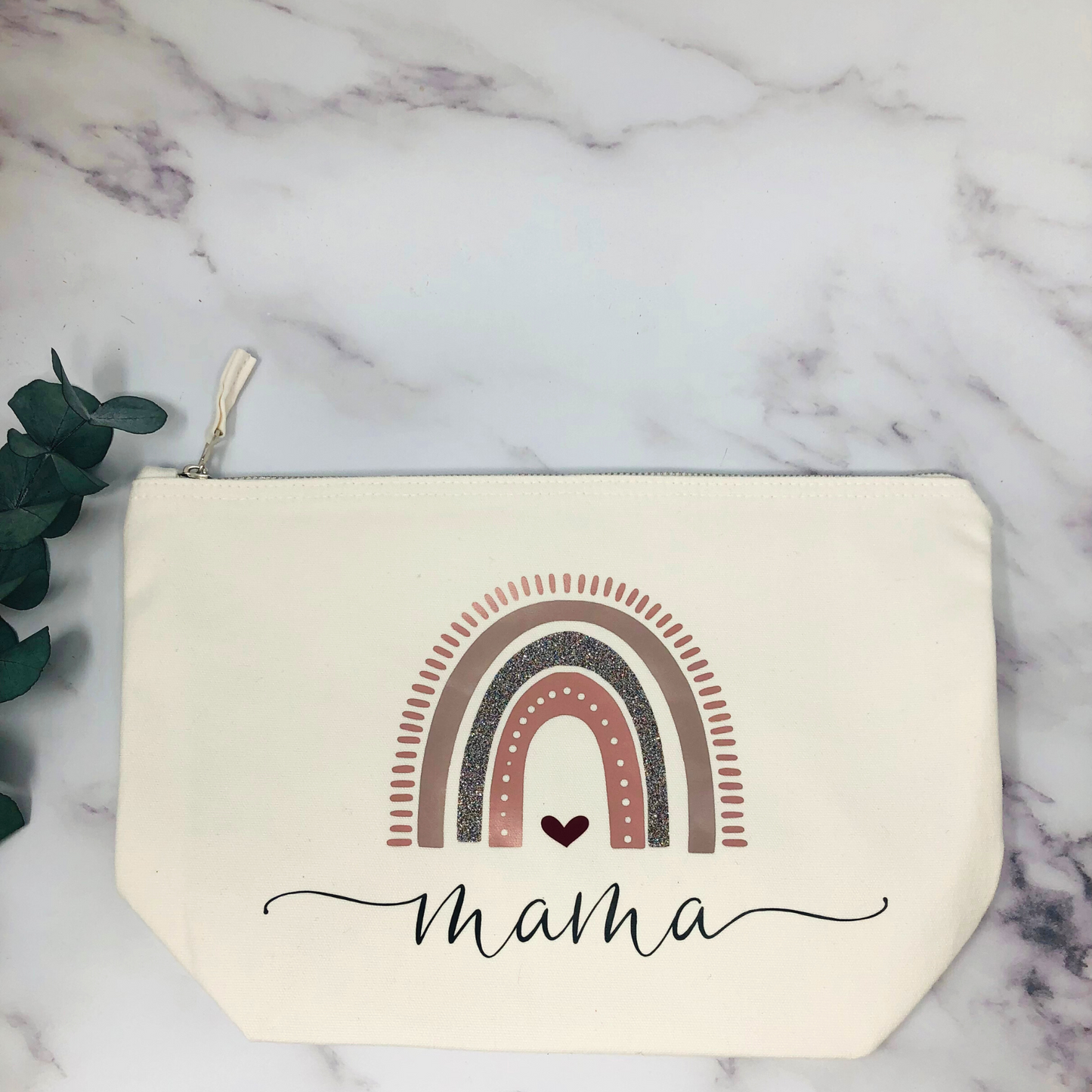 Tolle Windeltasche und Kosmetiktasche fürs Baby mit einem Regenbogen in Rosétönen mit Glitzer und mit Namen personalisiert