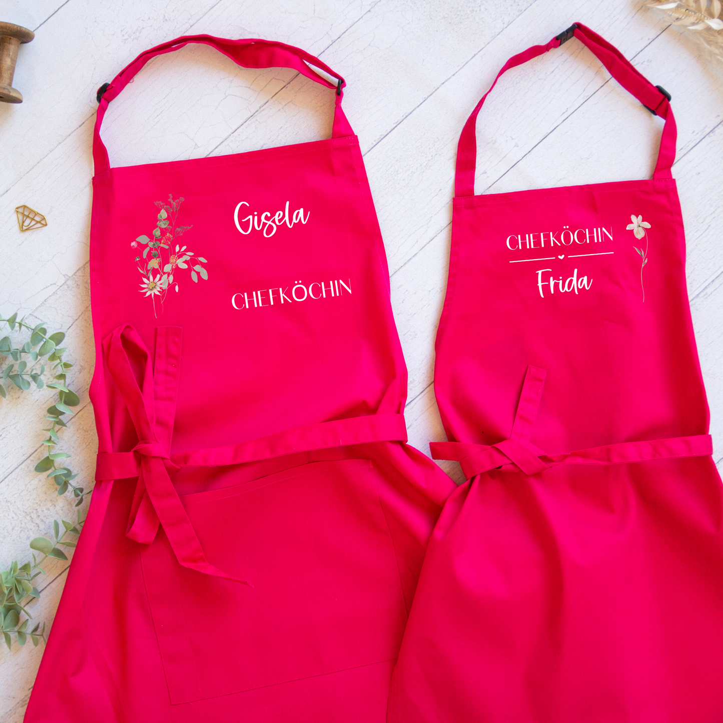 Schürze personalisiert mit Name und Titel, zum Backen, Basteln und Gärtnern - Erwachsene oder Kinder, auch als Set - Wildblumen