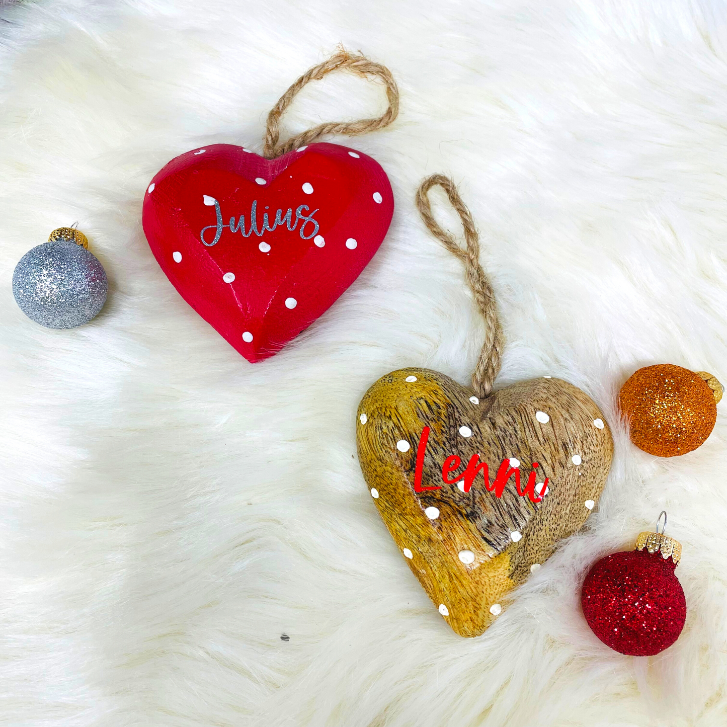Christbaum Weihnachtsbaum Anhänger, mit Name, Geschenkanhänger, Weihnachten Deko, Holzherz, Vinted, Landhaus Stil , Sagegrün, Natural, rot