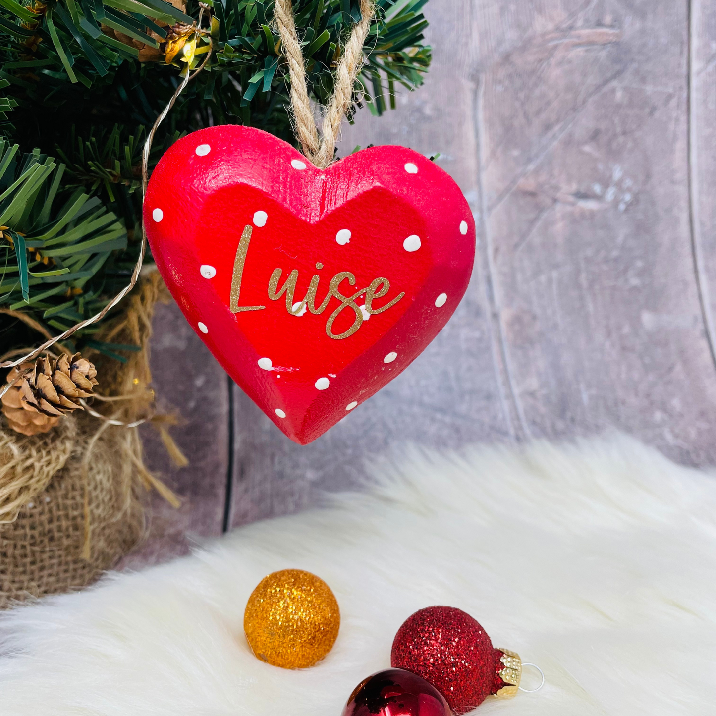 Christbaum Weihnachtsbaum Anhänger, mit Name, Geschenkanhänger, Weihnachten Deko, Holzherz, Vinted, Landhaus Stil , Sagegrün, Natural, rot