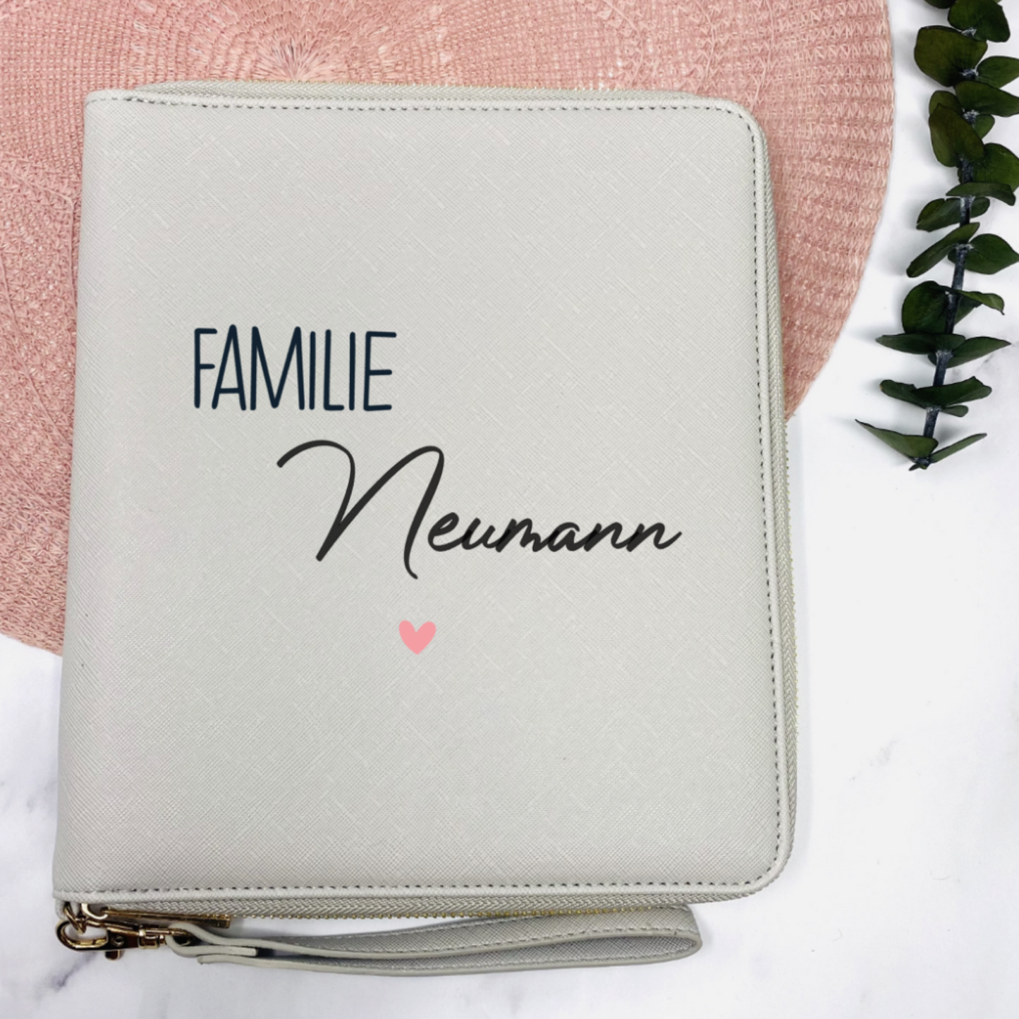 Kopie von Familien Organizer in grau personalisiert mit Familie und Name - Geschenkidee für Familie, U-heft, Impfpass - für Unterlagen und mehr