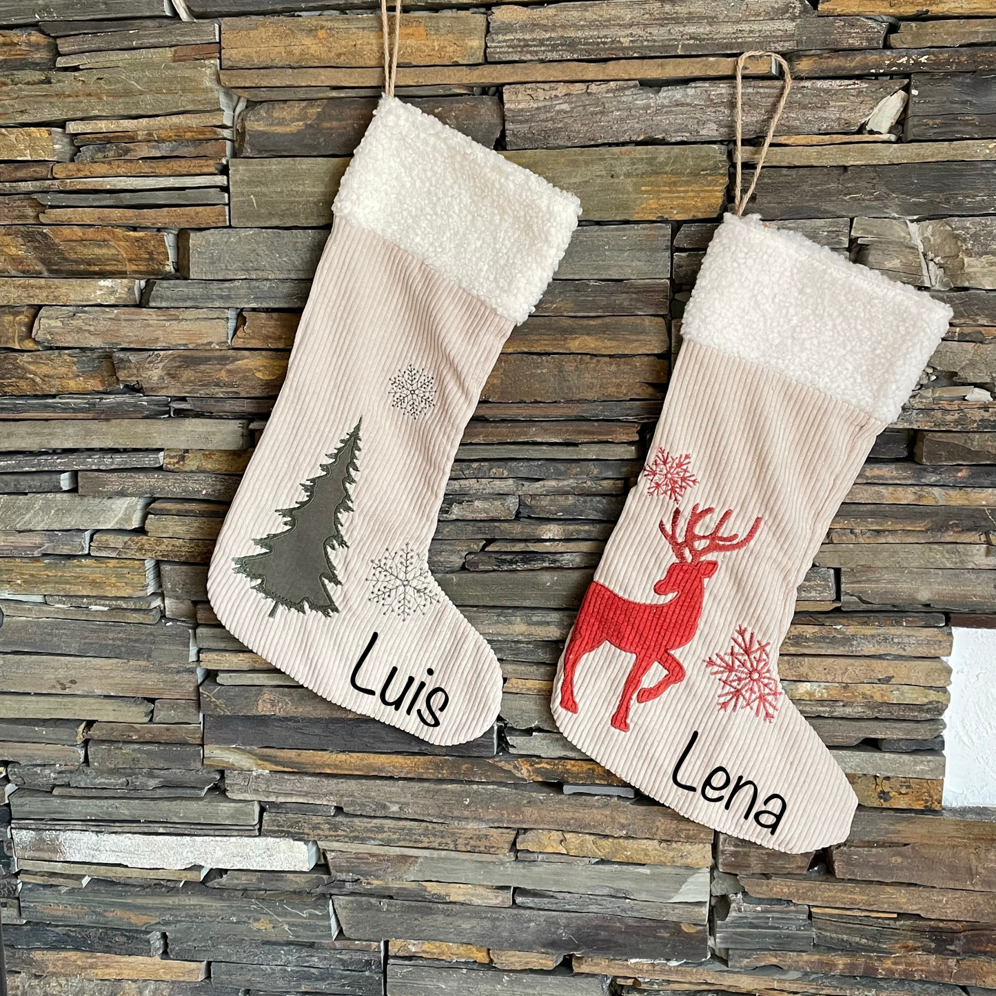 Weihnachtsstrumpf Nikolausstiefel zum Hängen - personalisiert mit Namen - 4 Designs - beige