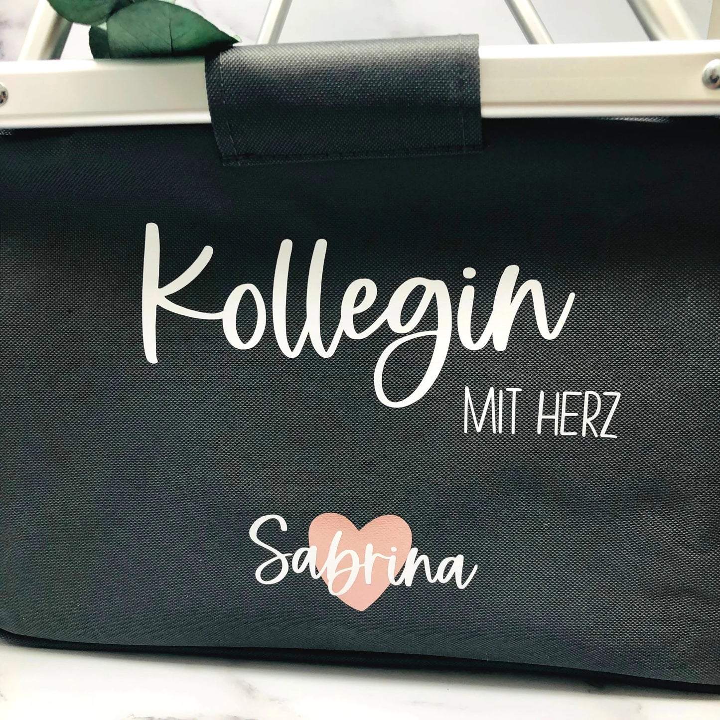 Geschenk Kollegin - personalisierter Einkaufskorb mit Name - Kollegin mit Herz - verschiedene Farben - faltbar- Farbe Grau,Navy oder Schwarz