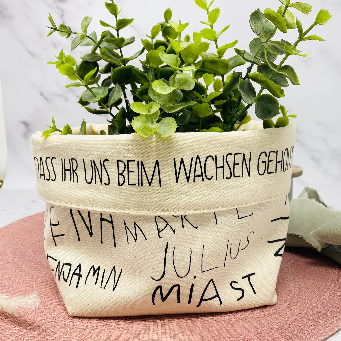 Personalisierter Korb mit Kinderunterschriften – Ein einzigartiges Abschiedsgeschenk oder Dankeschön für Lehrerinnen