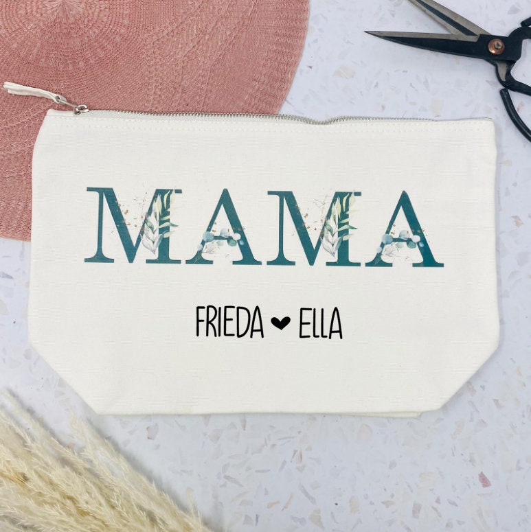 Tolle Kosmetiktasche für die MAMA im Eukalyptus Design - personalisiert mit Namen schwarz