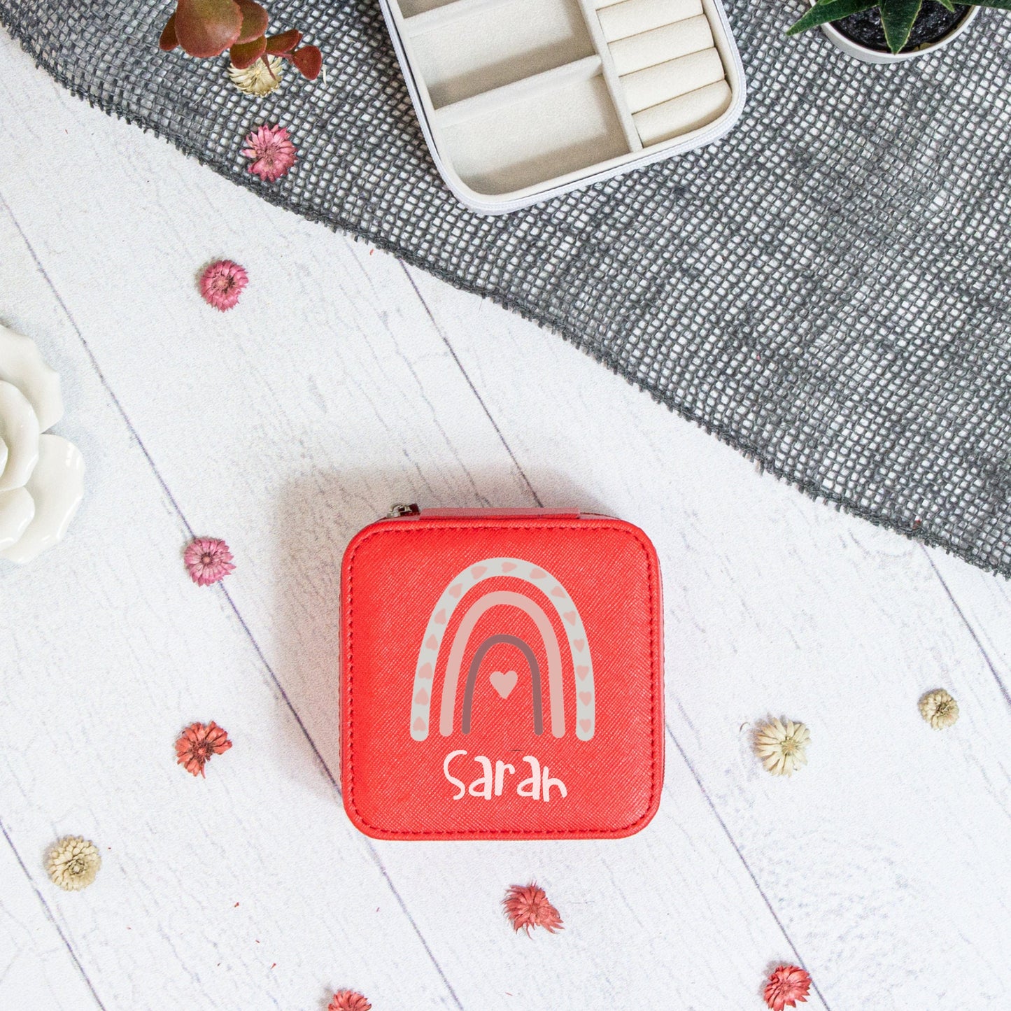 Schmucketui rot - personalisiert mit Namen und Regenbogen- Geschenk Kommunion Einschulung Geburtstag - Reiseetui - Schmuckschatulle