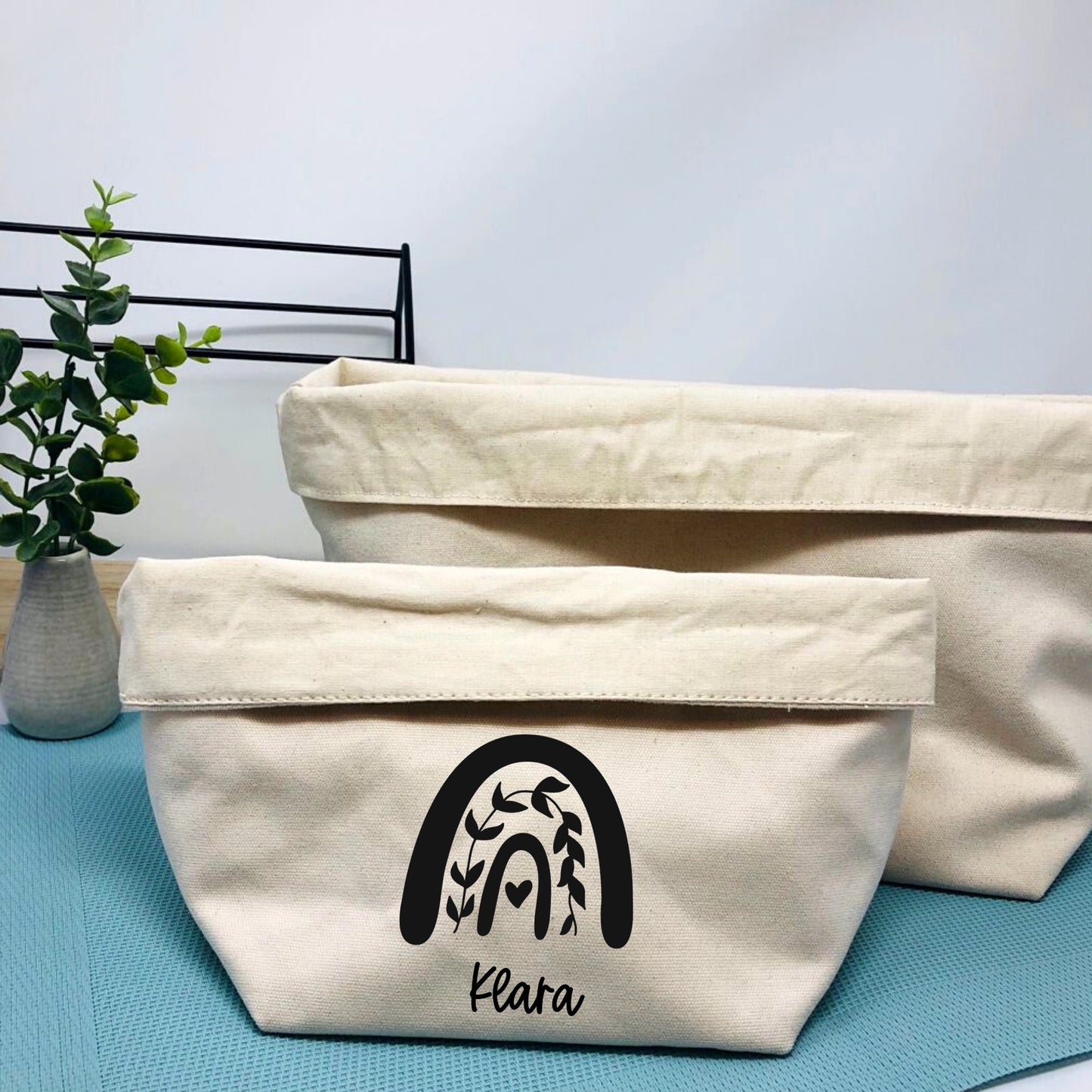 Utensilo Aufbewahrungskörbchen Kinderzimmer Baby Stoff natur personalisiert mit Namen und Regenbogen