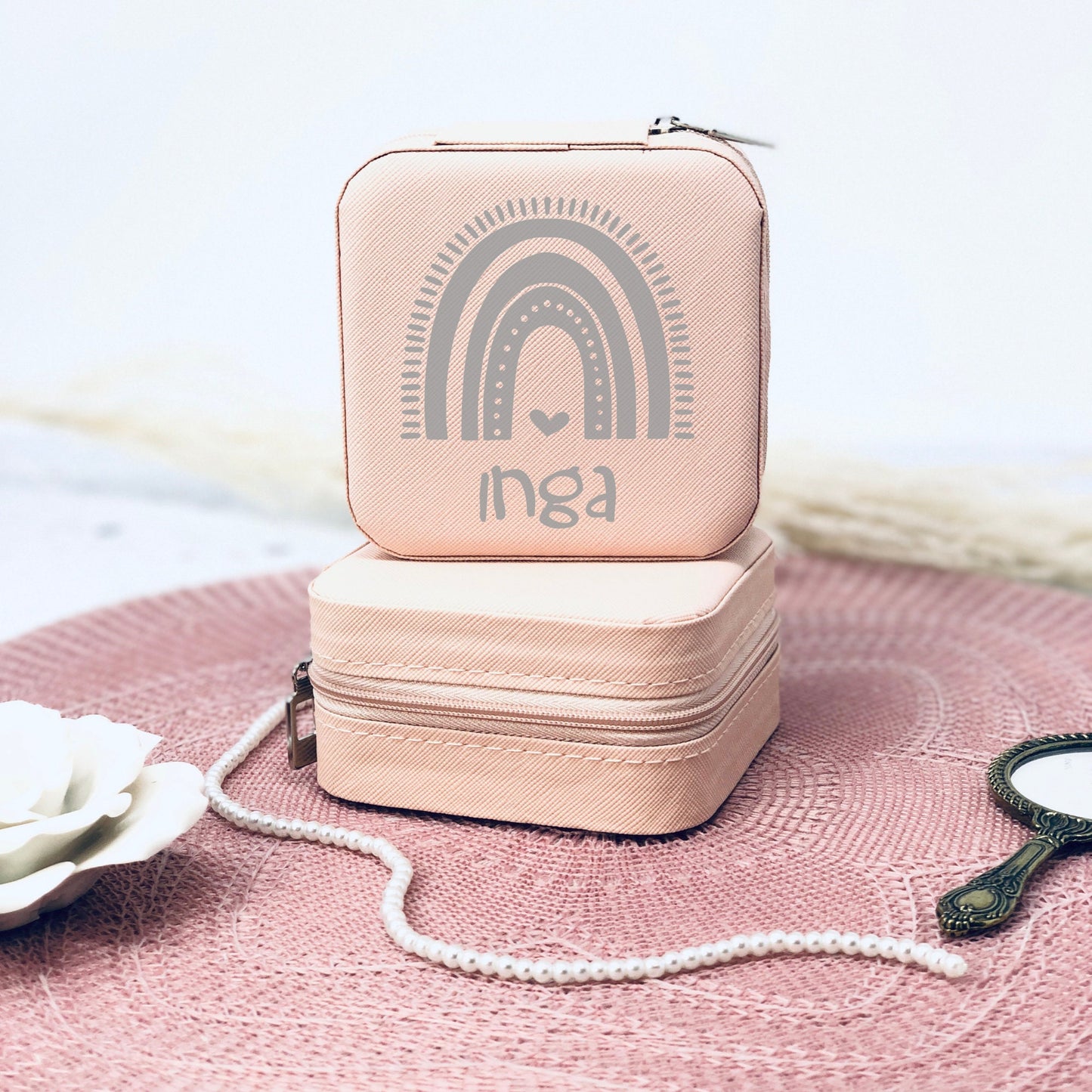 Schmuckaufbewahrung Etui Mädchen - Geschenk Kommunion Einschulung Geburtstag - personalisiert mit Regenbogen und Namen - ROSA