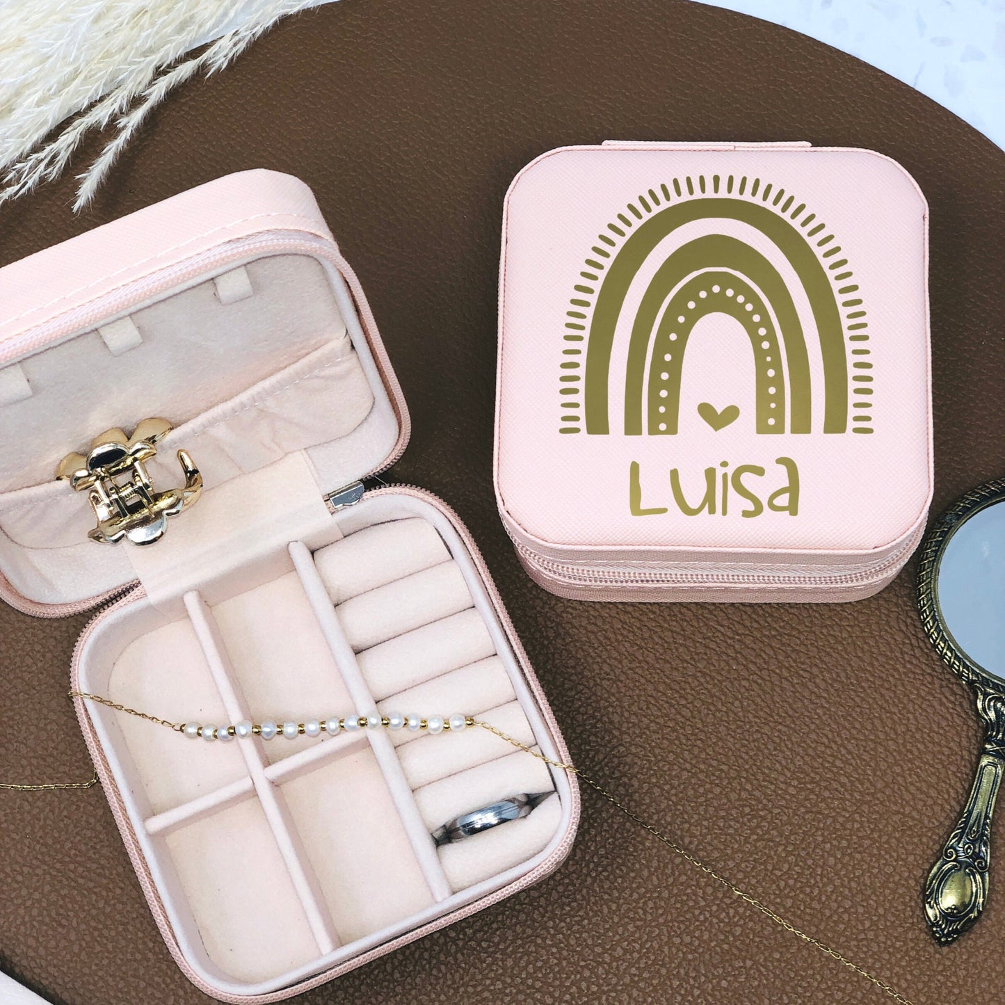 Schmuckaufbewahrung Etui Mädchen - Geschenk Kommunion Einschulung Geburtstag - personalisiert mit Regenbogen und Namen - ROSA