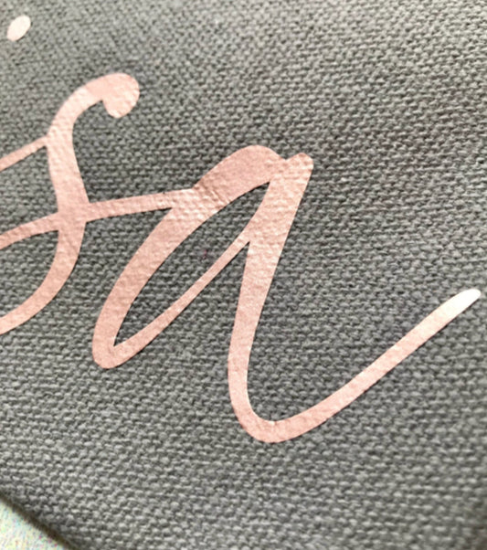 Mäppchen in Grau – Personalisiert mit deinem Wunschwort in Roségold