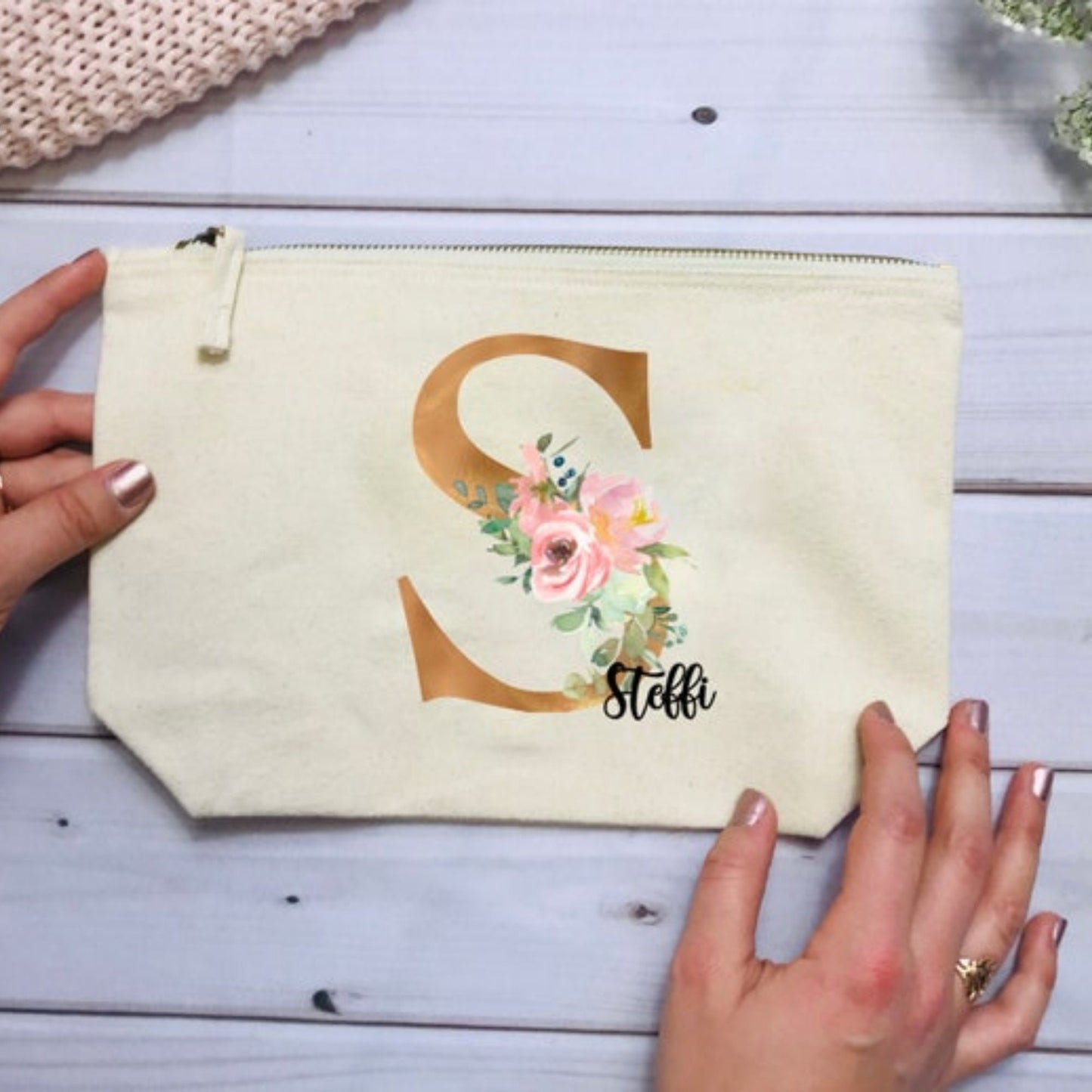 Kosmetikbeutel personalisiert mit Initial und Wunschwort - Geschenk beste Freundin Schwester Mama - verschiedene Farben - Blush