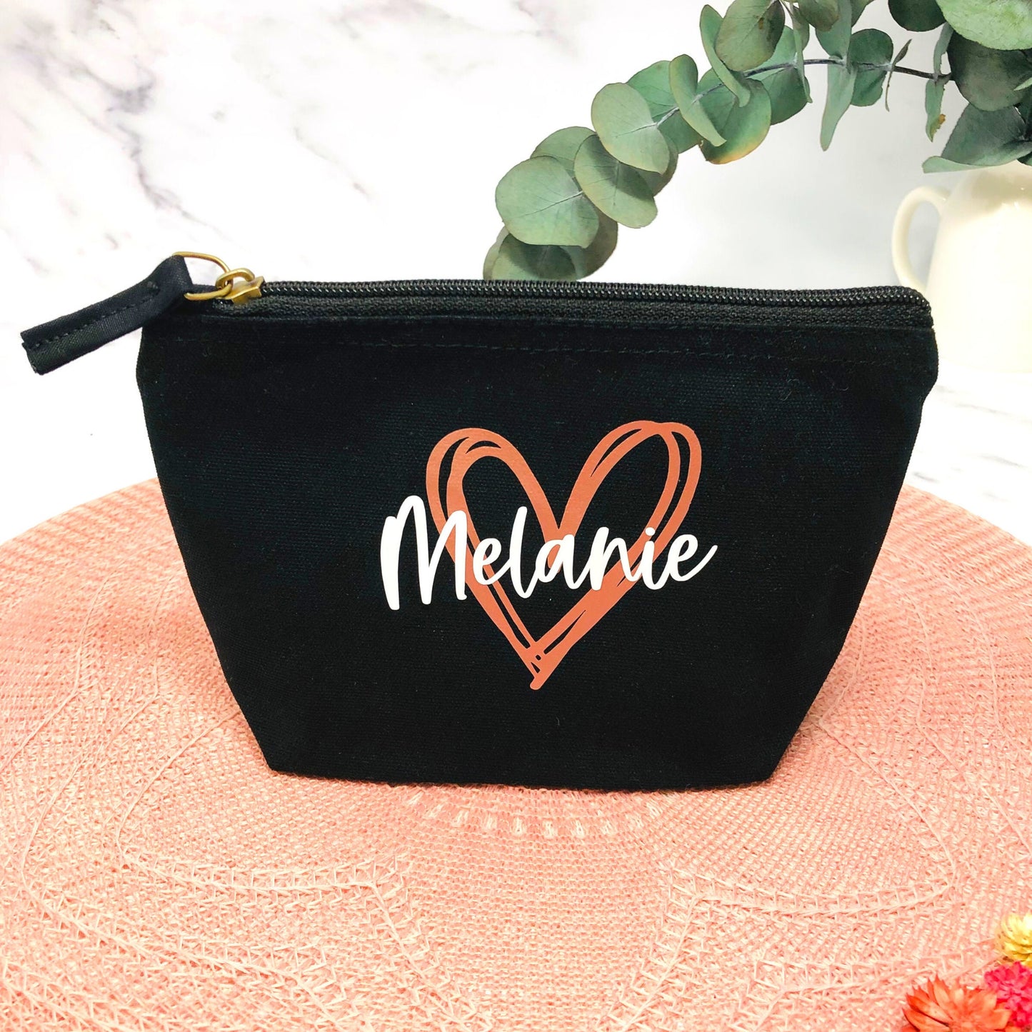 Geschenk für die Mama oder Freundin - kleine personalisierte Kosmetiktasche in schwarz oder navy - schön zum Geburtstag oder Muttertag
