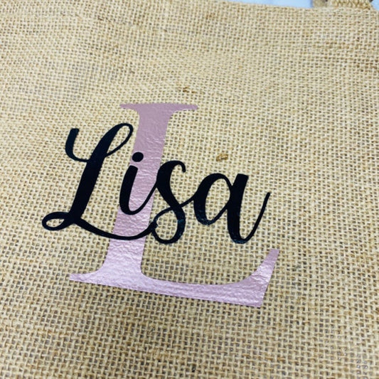 Jutebeutel Jutetasche klein - personalisiert mit Initial und Namen - persönliche Geschenkverpackung - nachhaltig