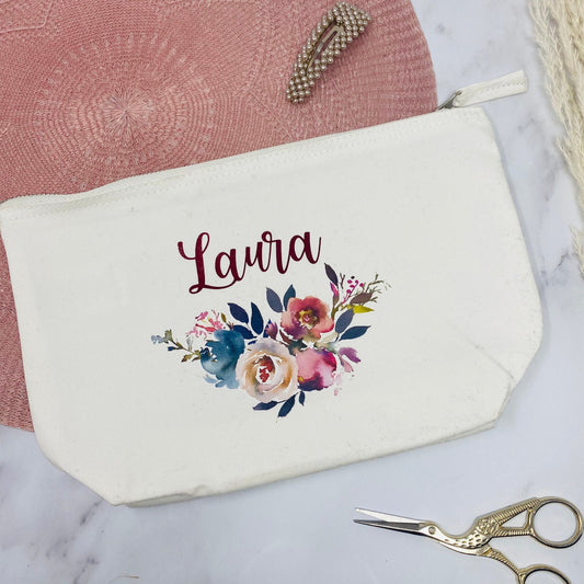 Kosmetiktasche personalisiert mit Blumen und Namen - Geschenk beste Freundin Schwester Mama Muttertag - INDIGO