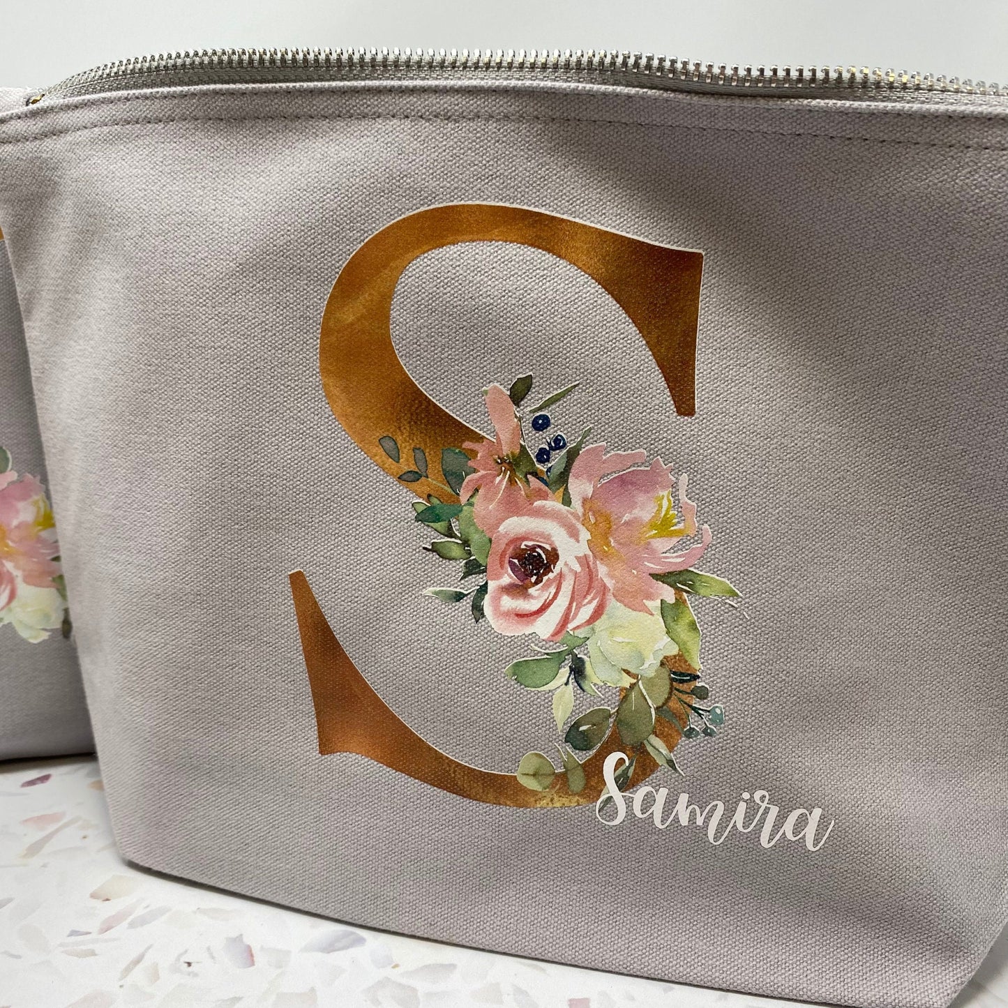 Kosmetiktasche personalisiert mit Initial und Wunschwort - Geschenk beste Freundin Schwester Mama - verschiedene Farben - Blush