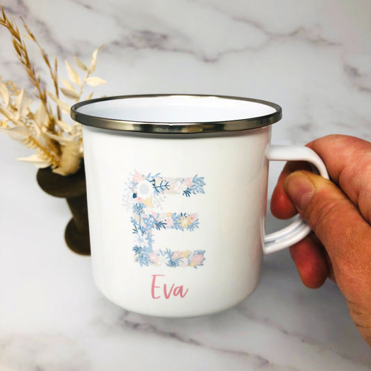Kinderbecher mit Namen - Tasse Emailletasse Kindertasse Becher personalisiert - Mädchen Blumeninitial Floral