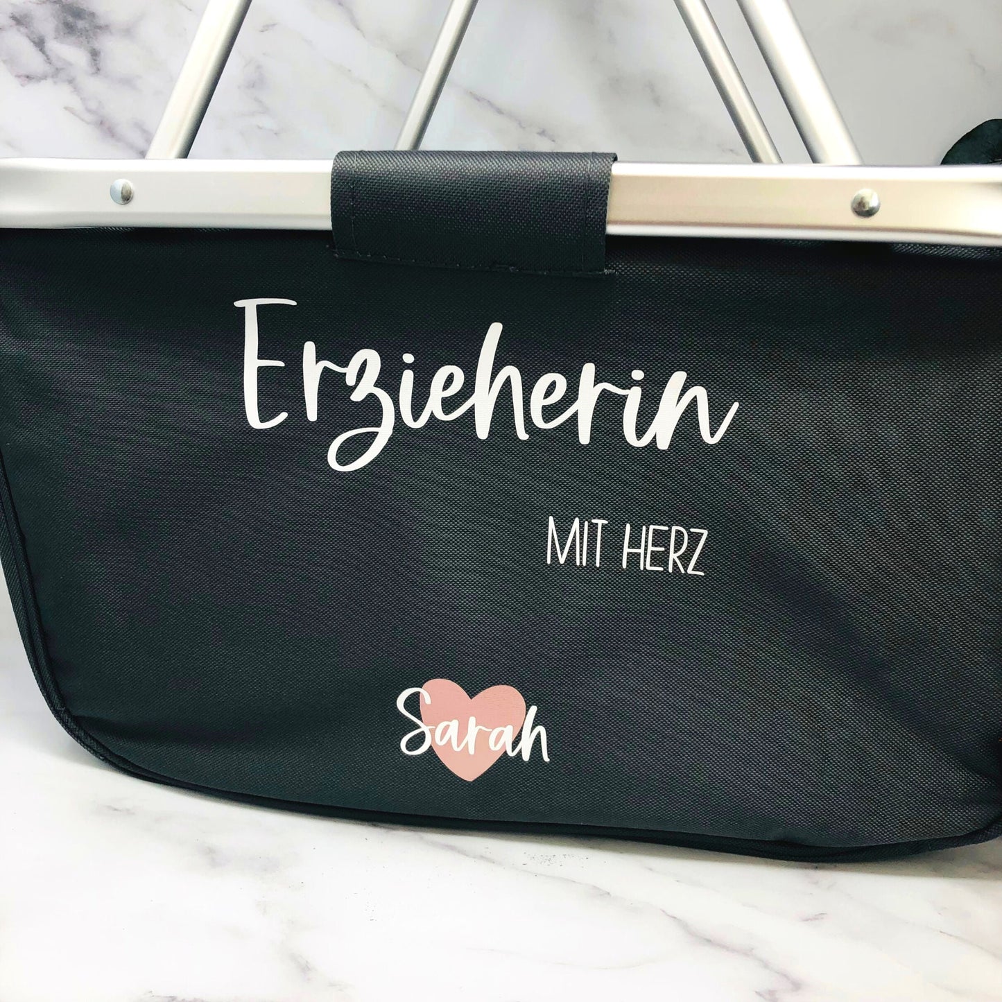 Geschenk Erzieherin - personalisierter Einkaufskorb mit Name - Erzieherin mit Herz - verschiedene Farben - faltbar - Grau, Navy oder Schwarz