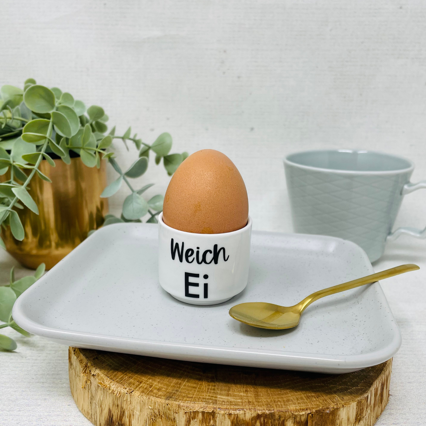 Personalisierter Eierbecher mit Name - Geschenk Ostern -Einzug - Geburtstag - Geschenkidee individuell - Design Weich Ei