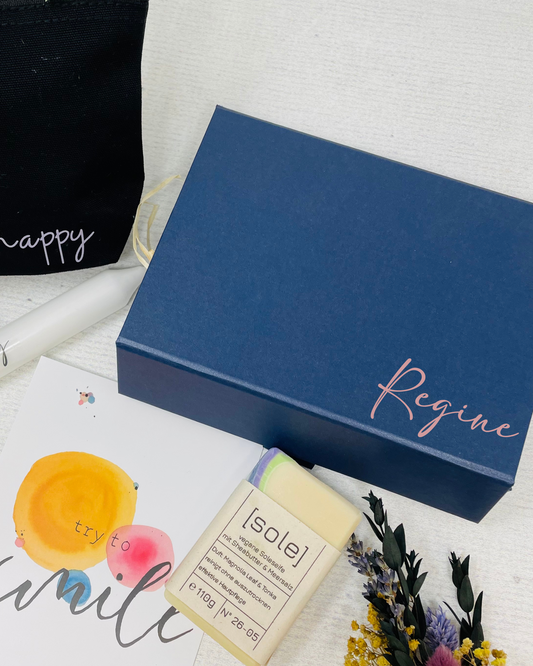 Geschenkbox Blau – Be Happy - Geschenkeset auch für Männer mit Seife Sole, Kosmetikbeutel und Kerze