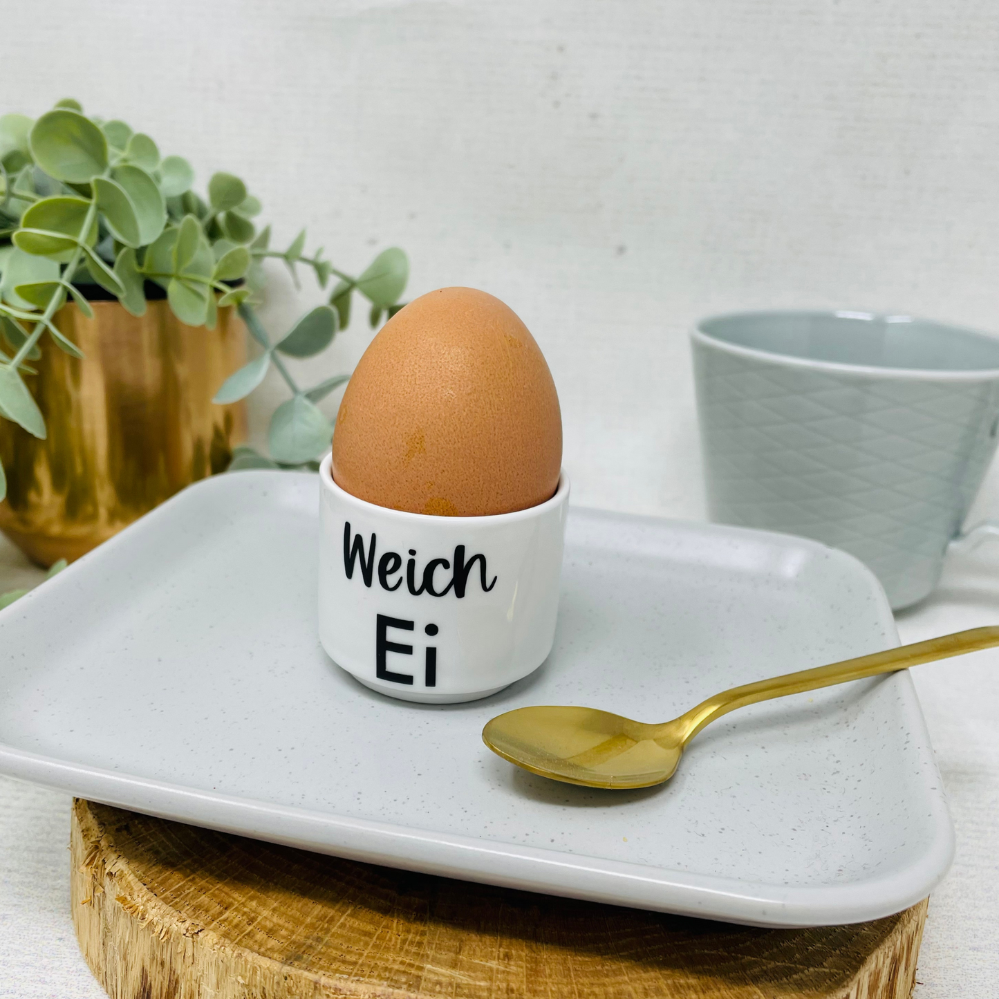 Personalisierter Eierbecher mit Name - Geschenk Ostern -Einzug - Geburtstag - Geschenkidee individuell - Design Weich Ei
