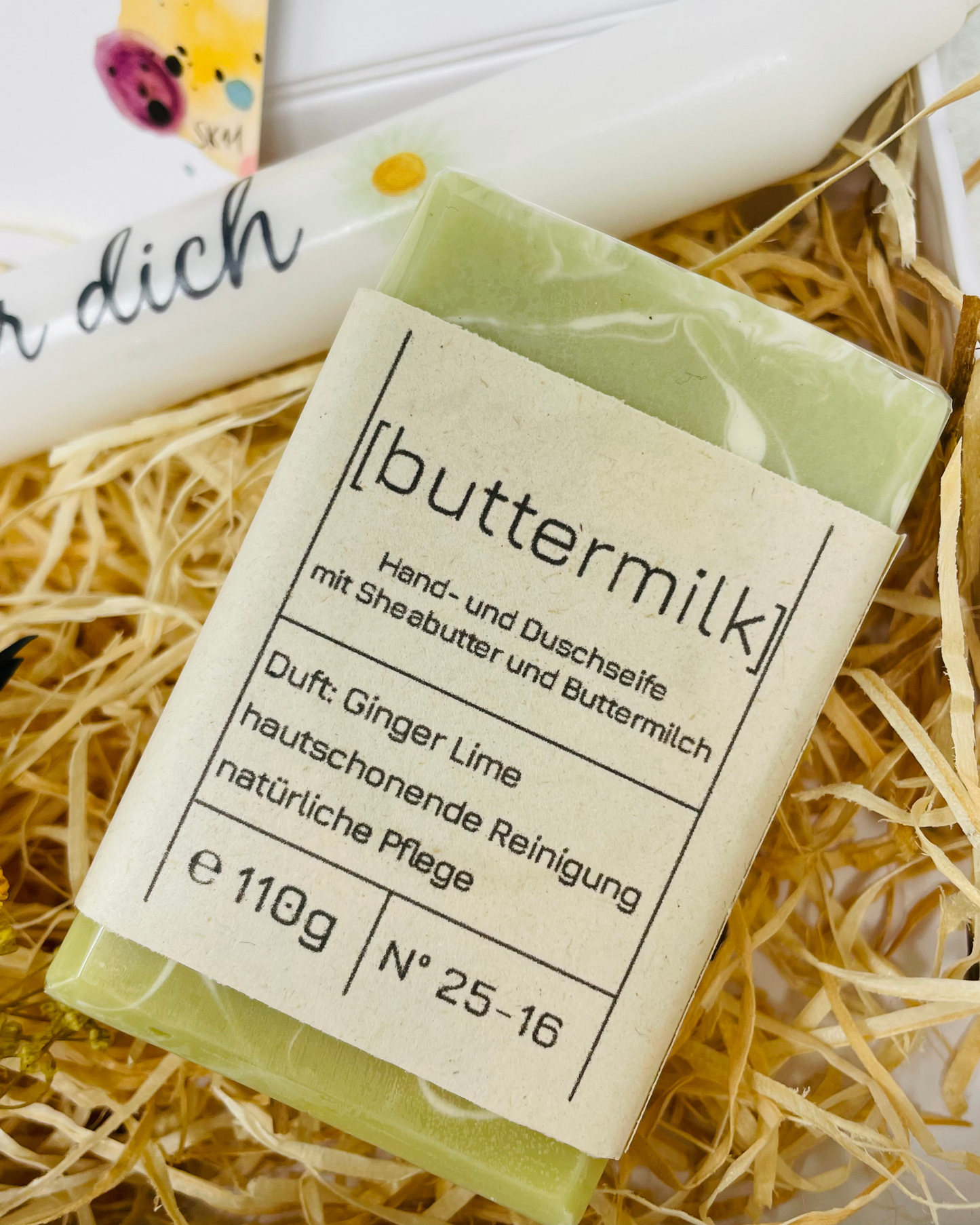 personalisierte weiße Geschenkbox "für Dich" - mit Seife Buttermilk , Kerze und Kosmetiktasche