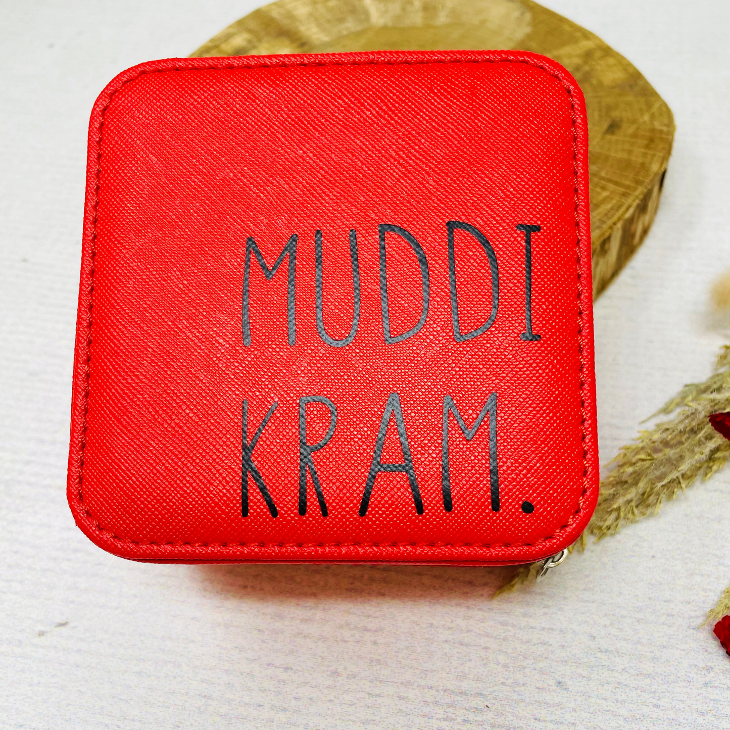 Schmucketui mit Statement – „muddi kram“ & „cool moms club“ – Perfekt zum Muttertag
