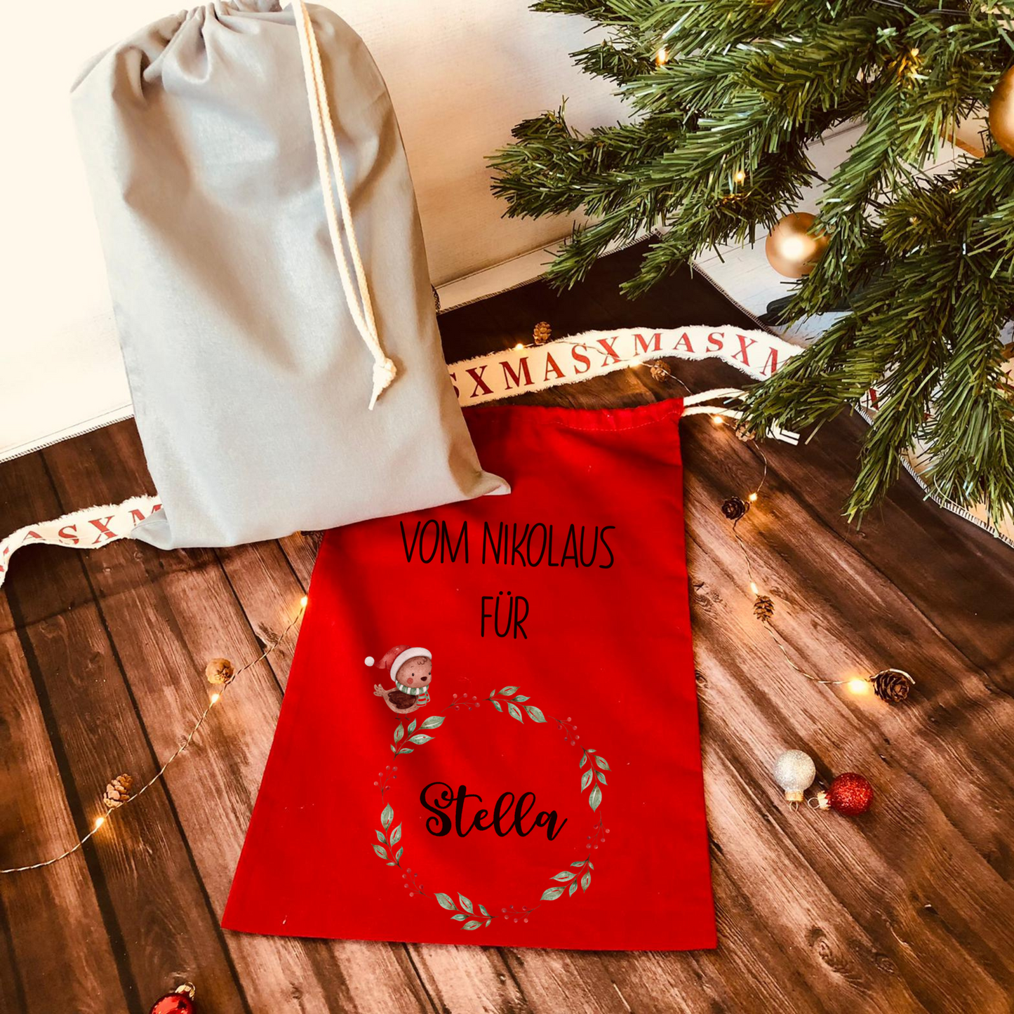 Personalisierter Beutel für Nikolaus Weihnachten - ideal als kleine Geschenkverpackung, für Süßigkeiten oder Geld - zwei Designs - rot