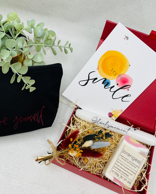 Glücksmomente erleben - mit Seife Oranges , Kerze und Kosmetiktasche - Geschenkbox im Set