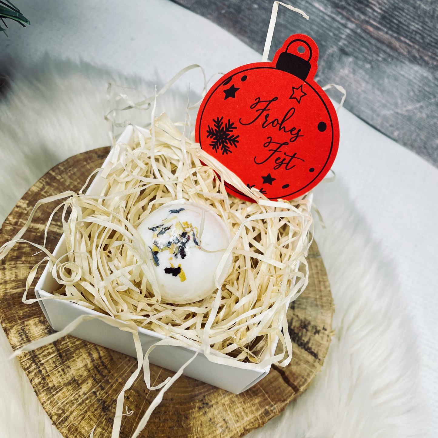 Geschenk Weihnachten - pflegende Badekugel Blüten - vegan - in personalisierter Geschenkbox - Wichtelgeschenk - Dankeschön - Mama, Schwester