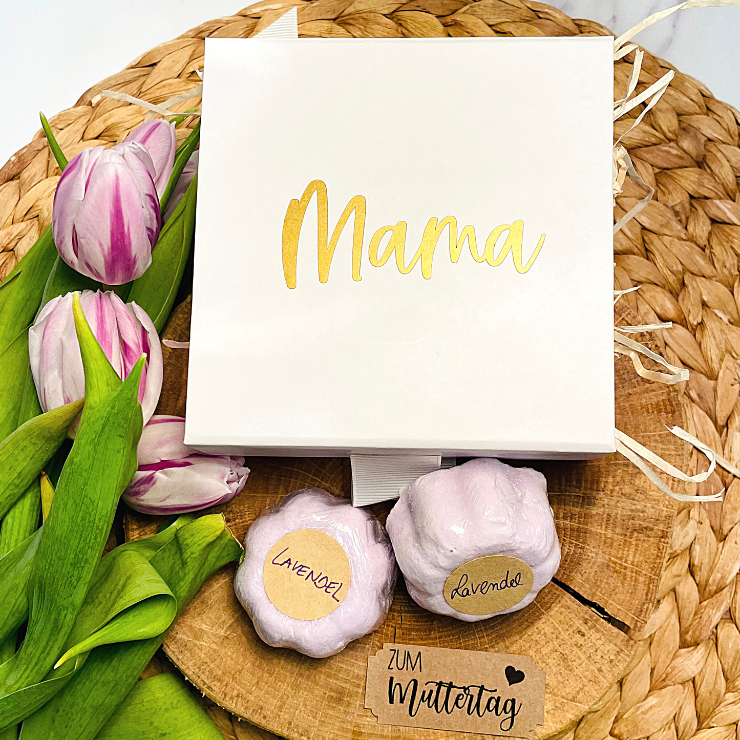 Geschenk - pflegende Badeblume Lavendel - Badeblüte - vegan - in personalisierter Geschenkbox - Muttertag - Geburtstag - Dankeschön