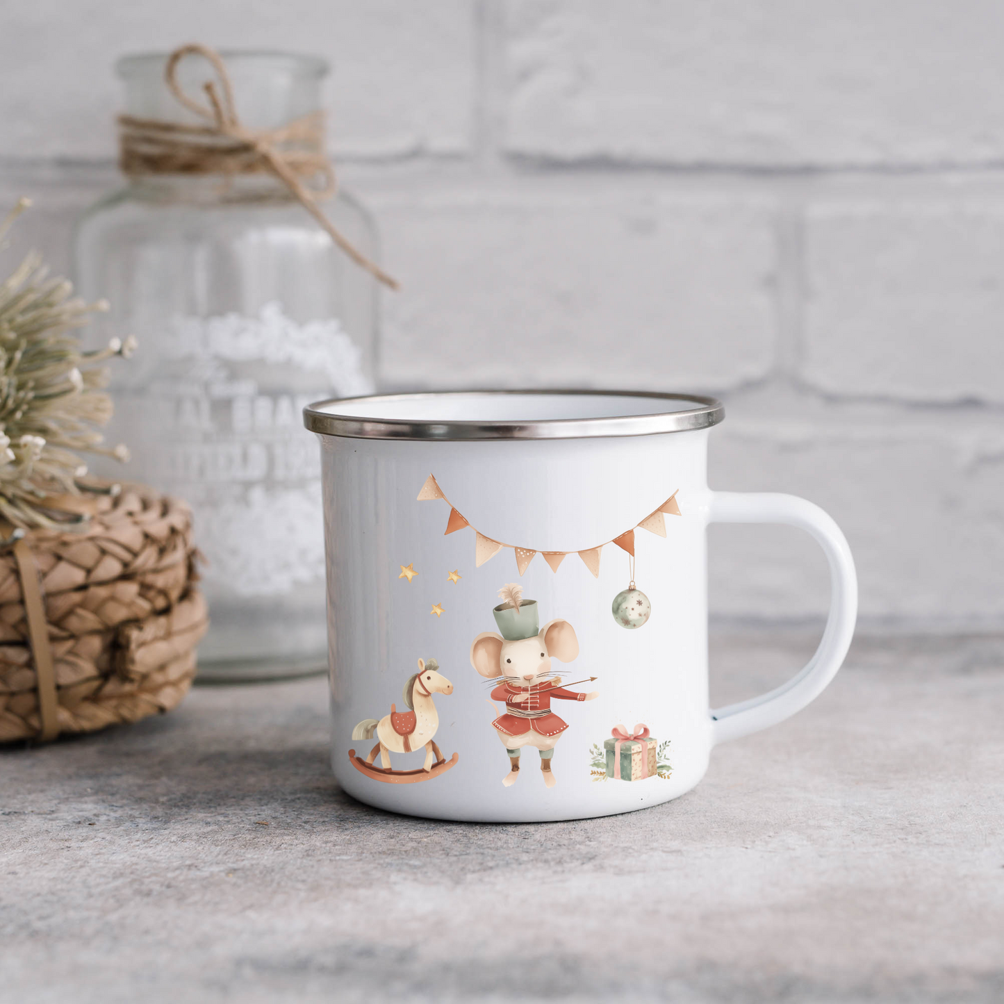 Personalisierter Emaille Becher im Nussknacker-Design – Festliche Tasse für die Weihnachtszeit