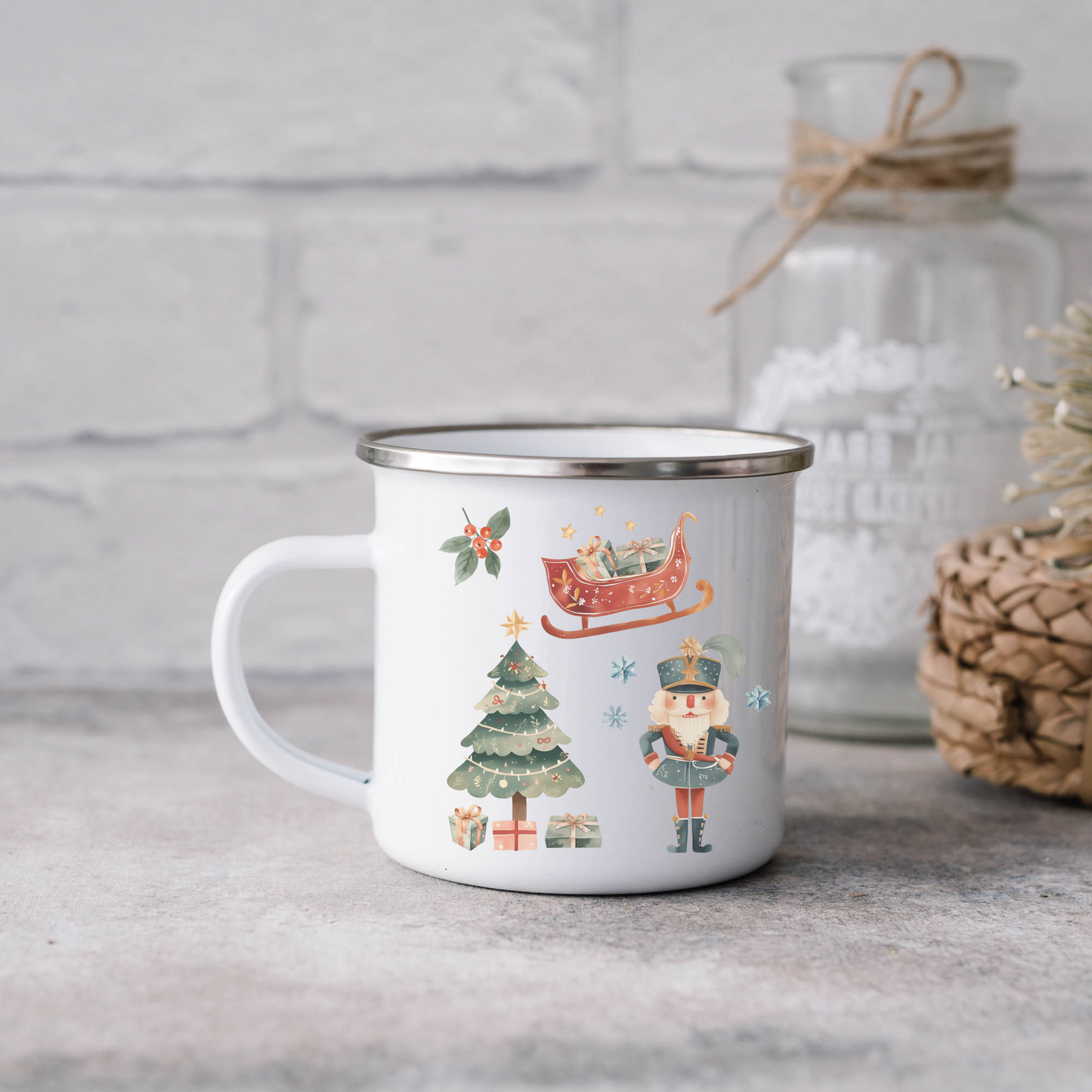 Personalisierter Emaille Becher im Nussknacker-Design – Festliche Tasse für die Weihnachtszeit