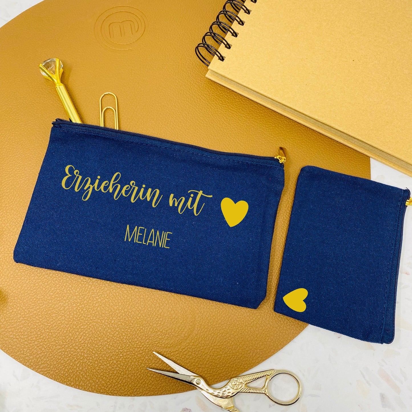 Federmäppchen Lehrerin mit Herz - personalisiert - 5 Farben -Stiftemäppchen Federtasche  als Abschiedsgeschenk Lehrer