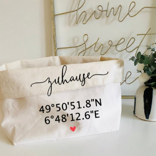 Geschenk zum Einzug - Aufbewahrungskörbchen natur personalisiert mit Koordinaten